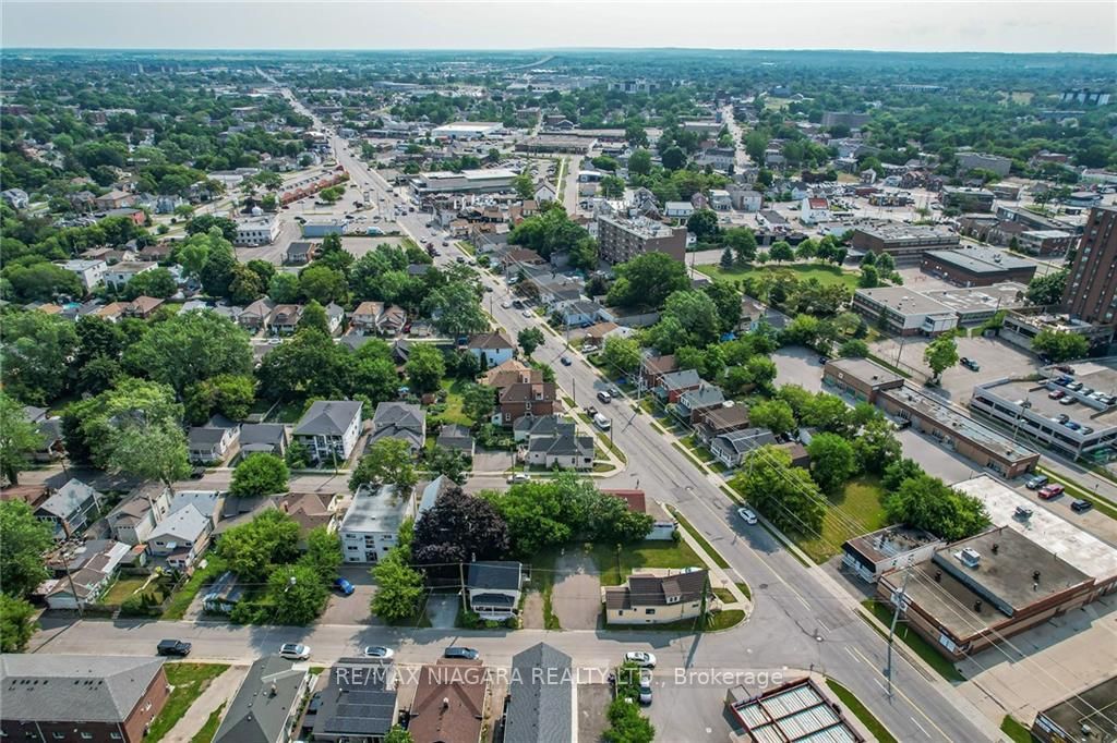 147 Welland Ave