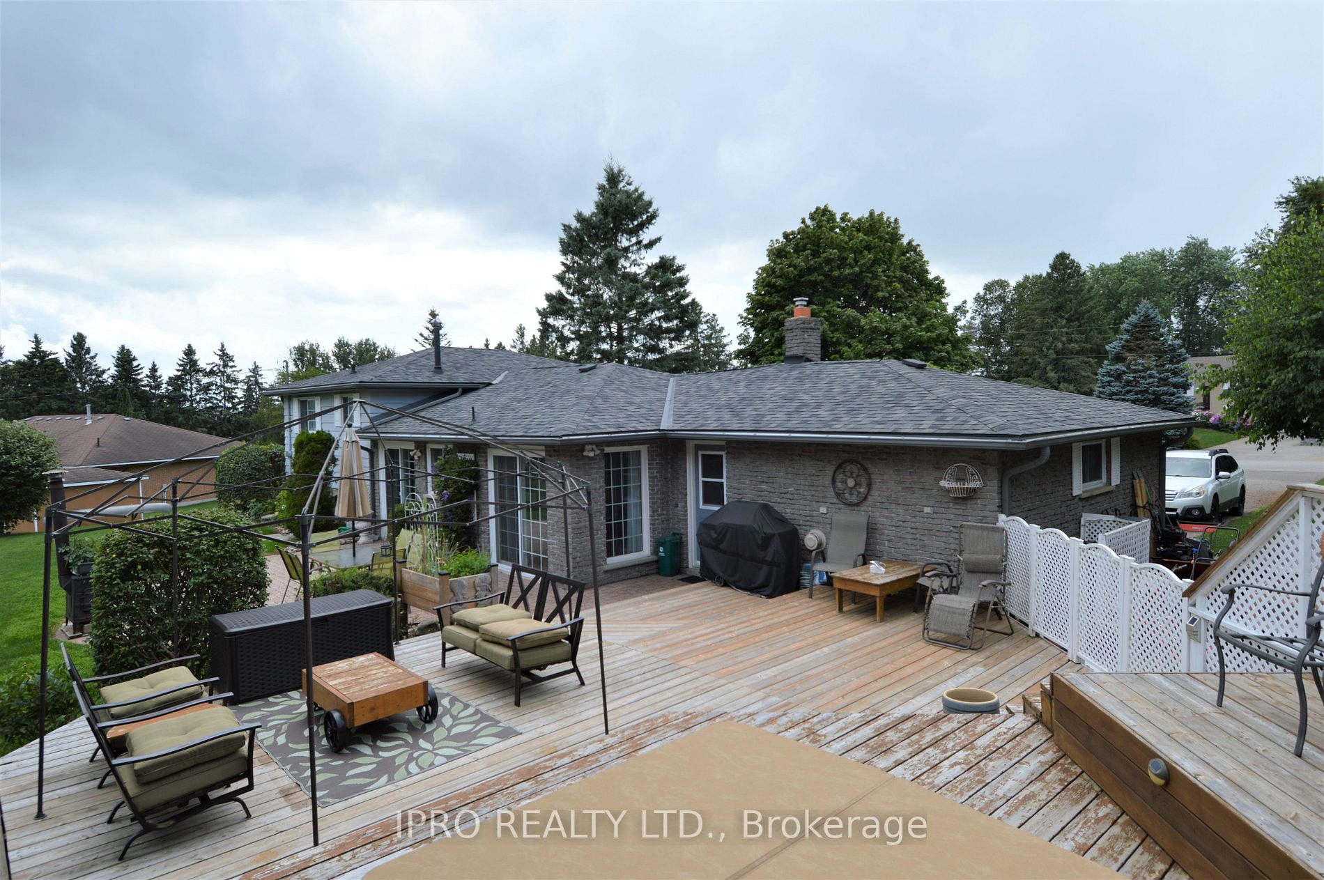 9 Lynda Ave
