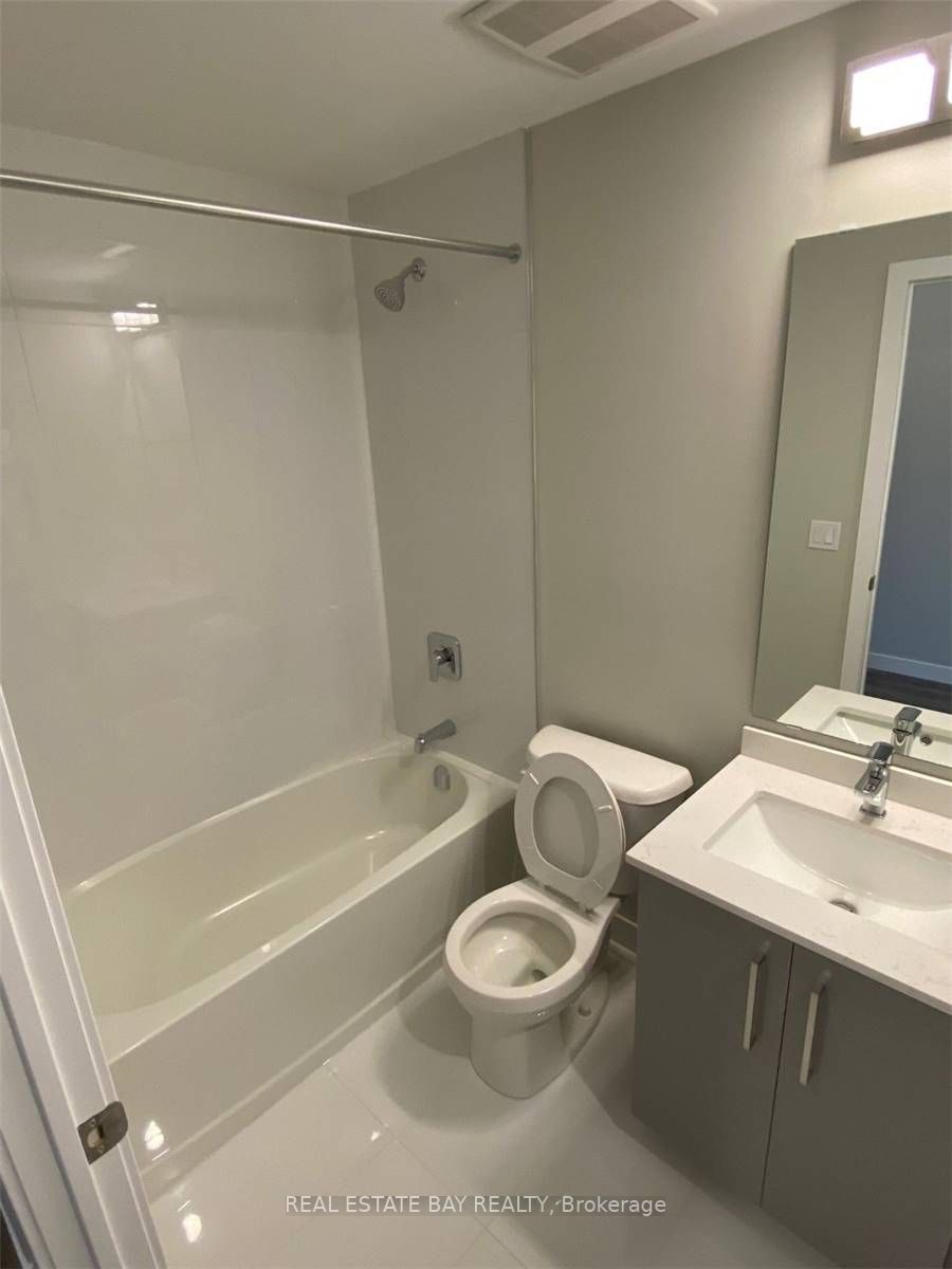 15 Queen Street S, #1605