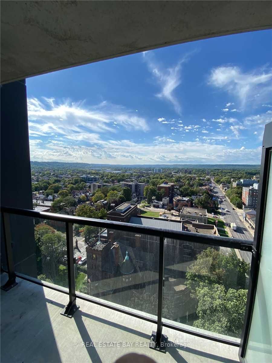 15 Queen Street S, #1605