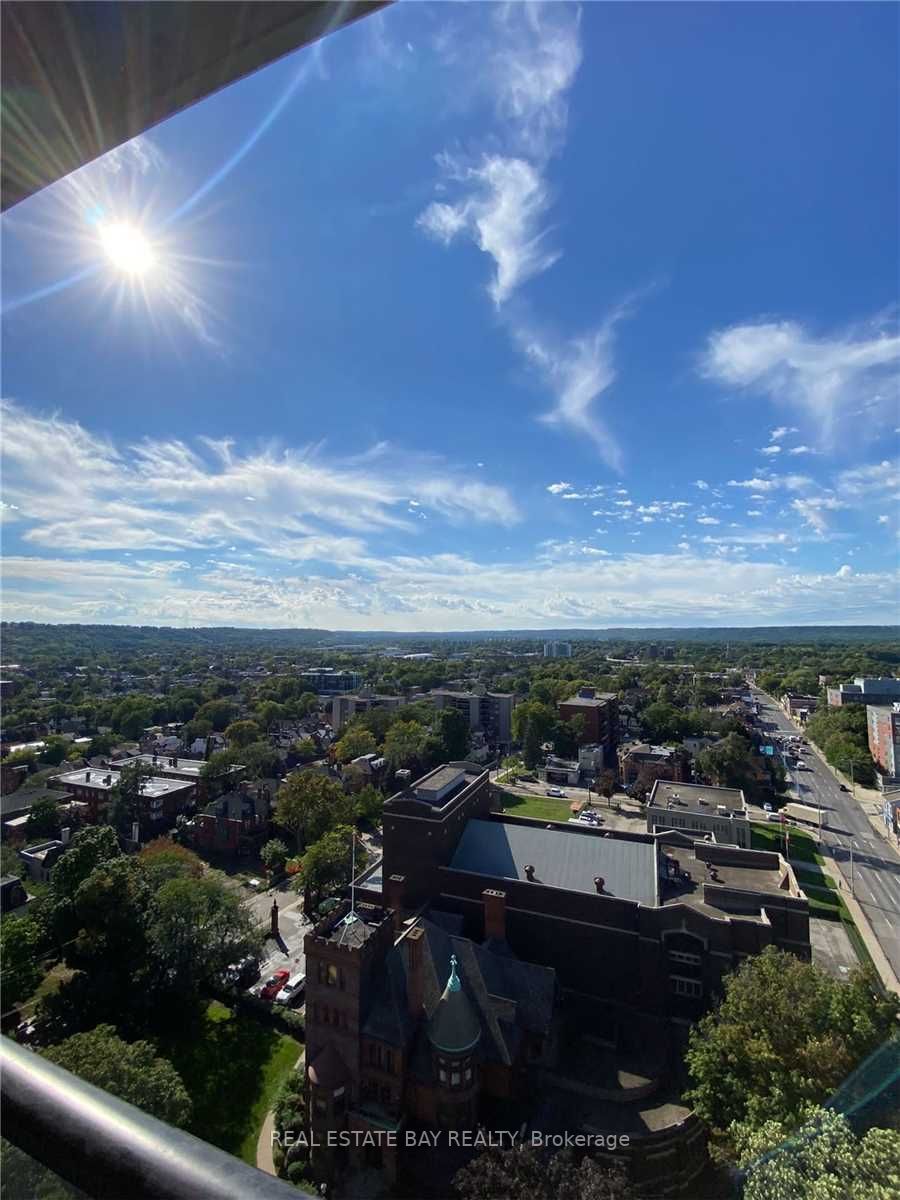 15 Queen Street S, #1605