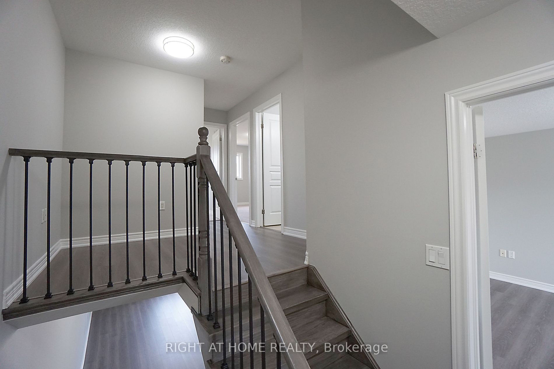 15 Charleswood Cres