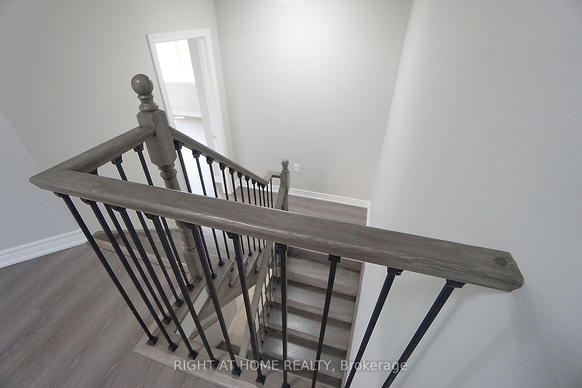 15 Charleswood Cres