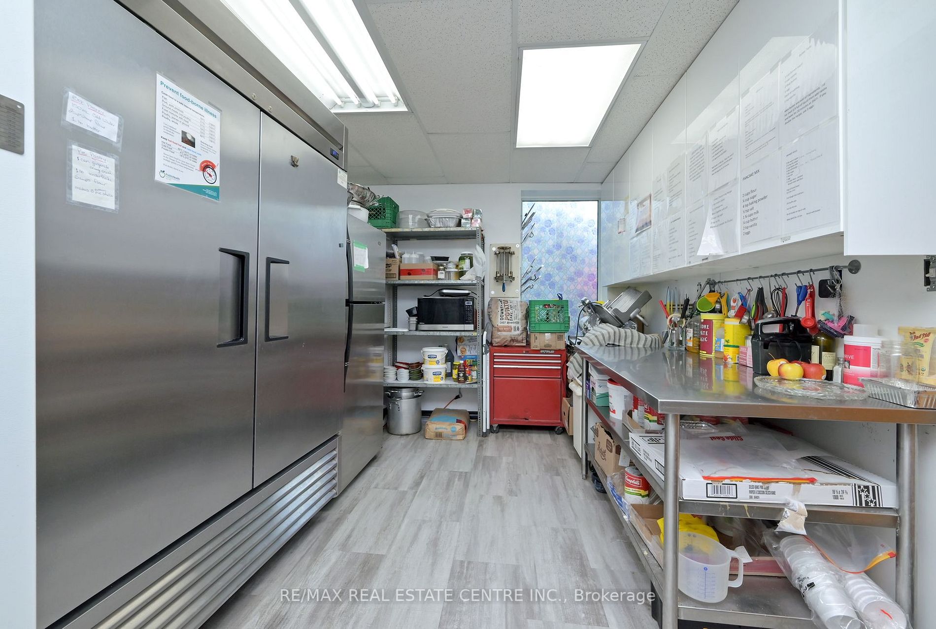 47 Main St S