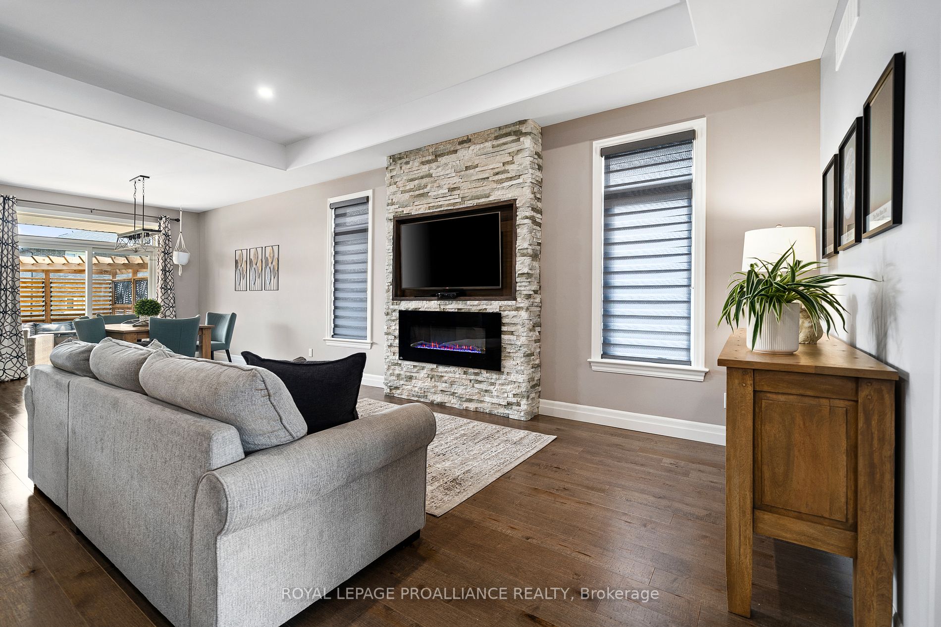 7 Bel Air Cres
