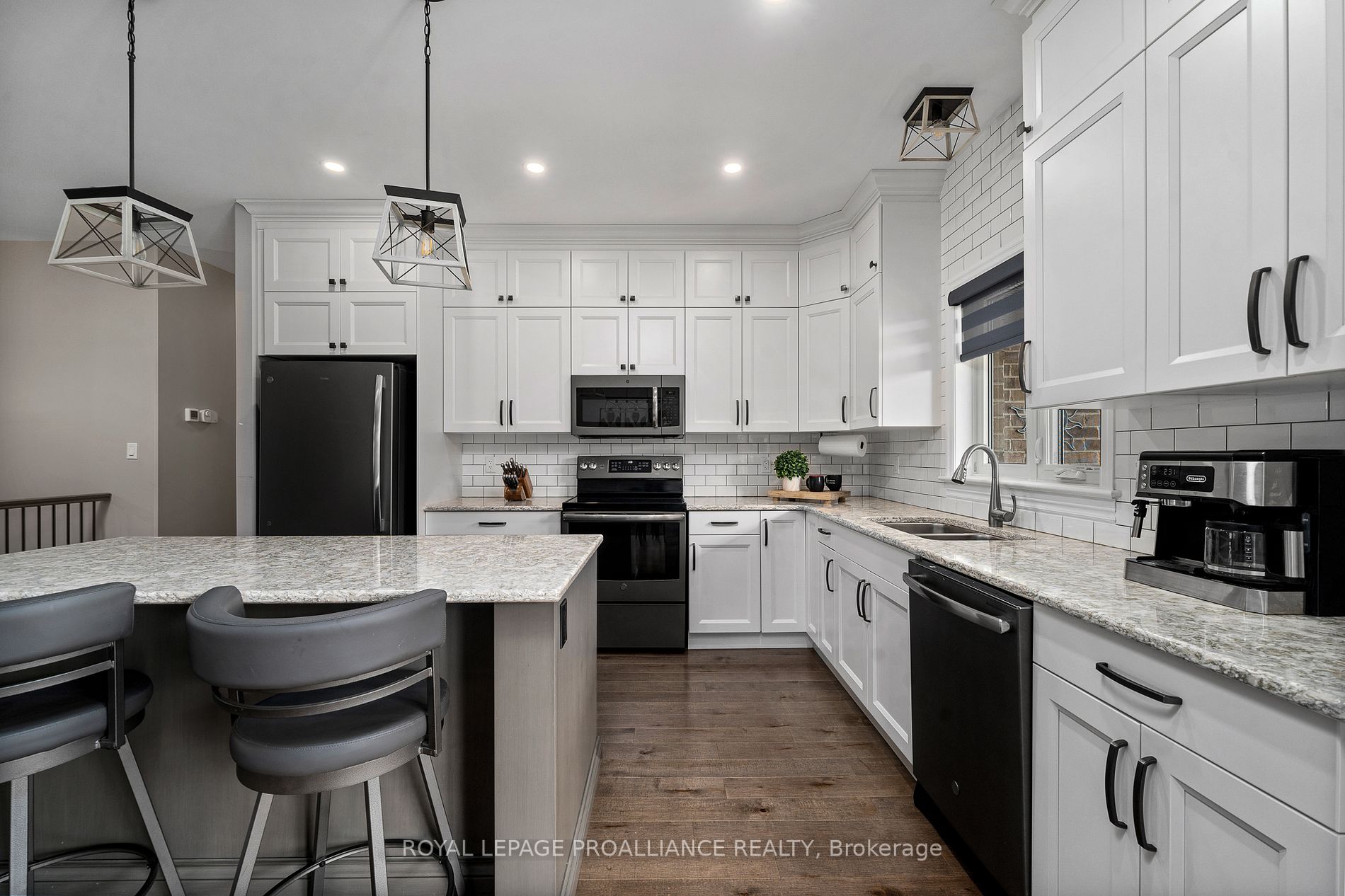 7 Bel Air Cres