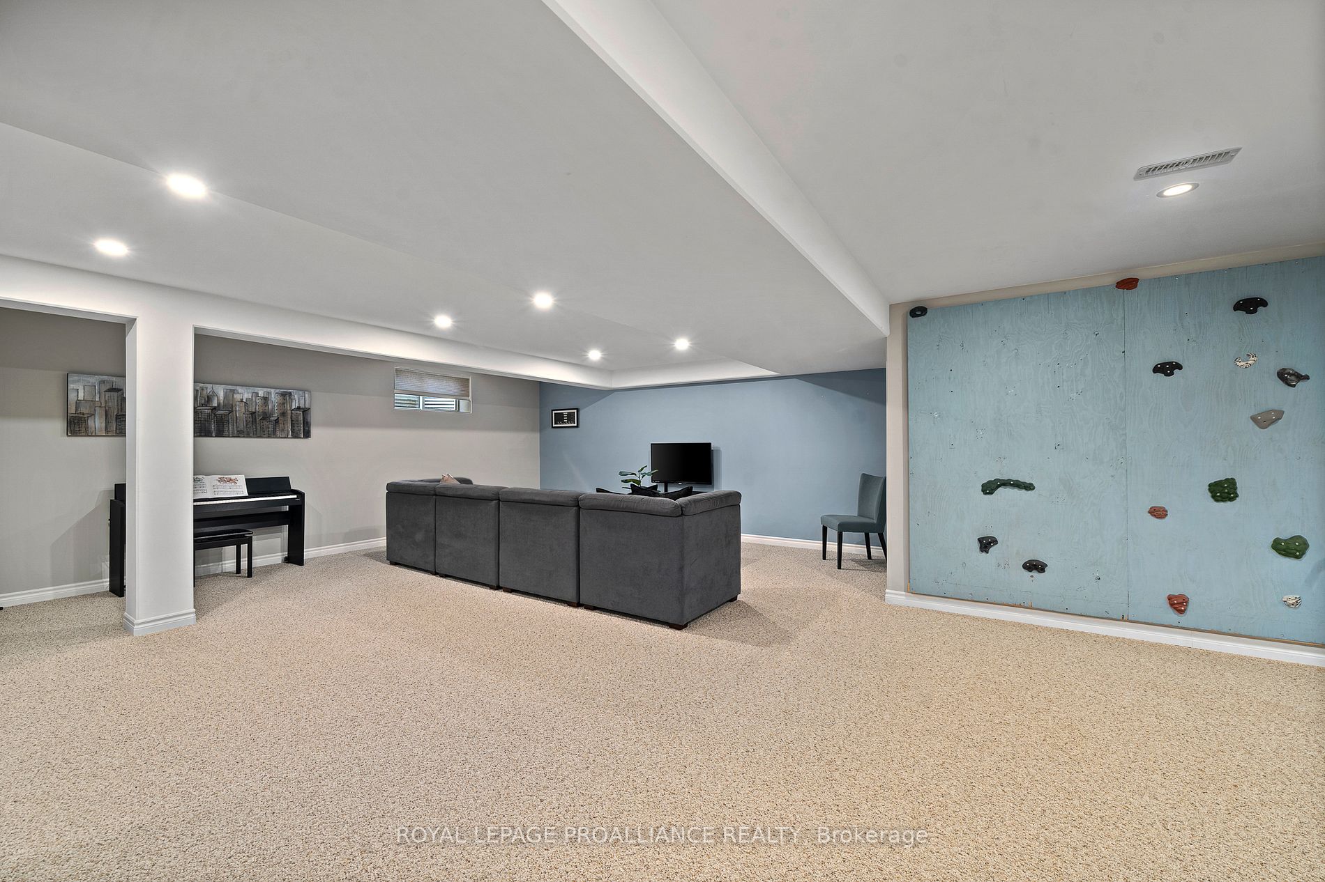 7 Bel Air Cres