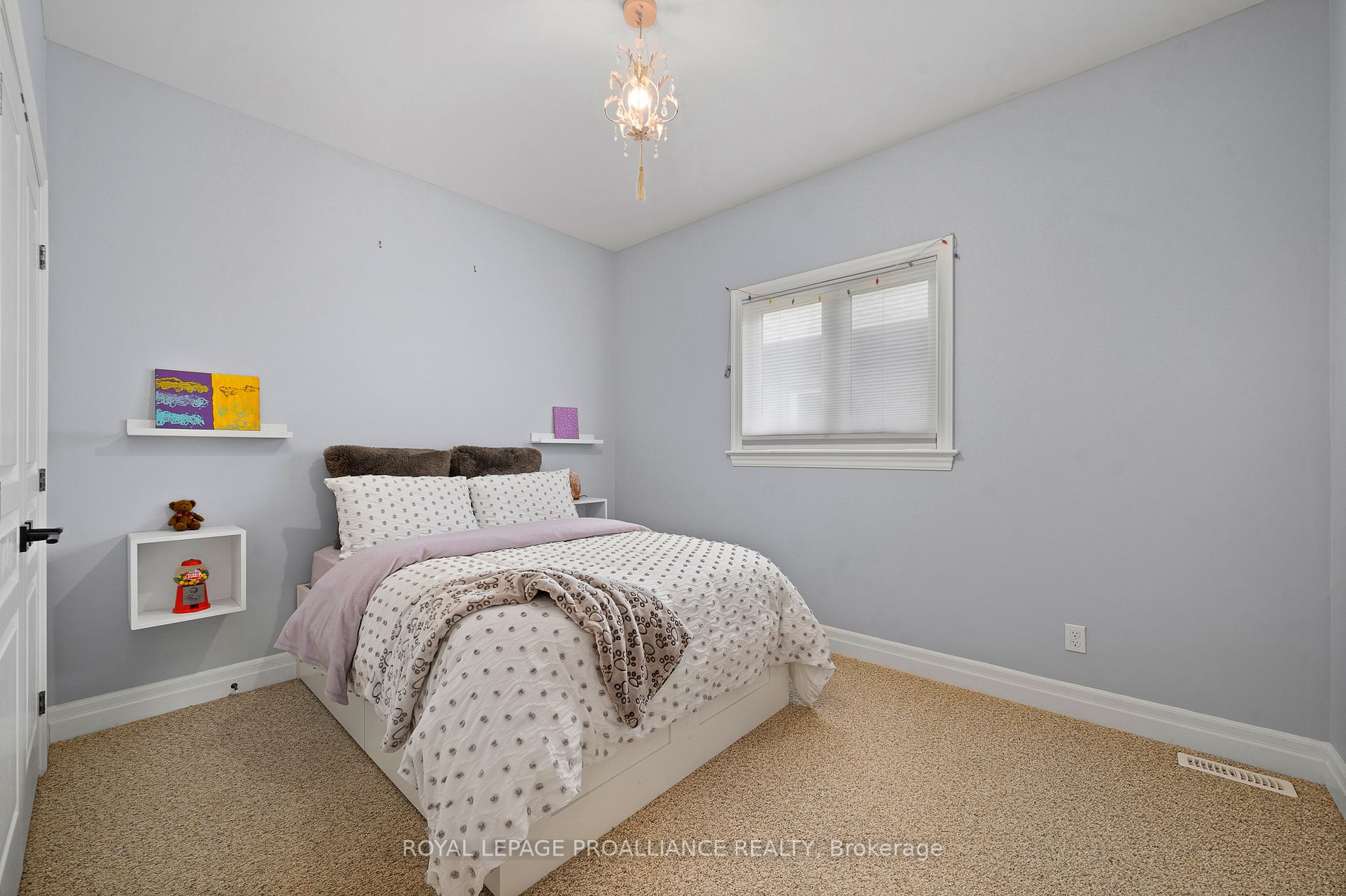 7 Bel Air Cres