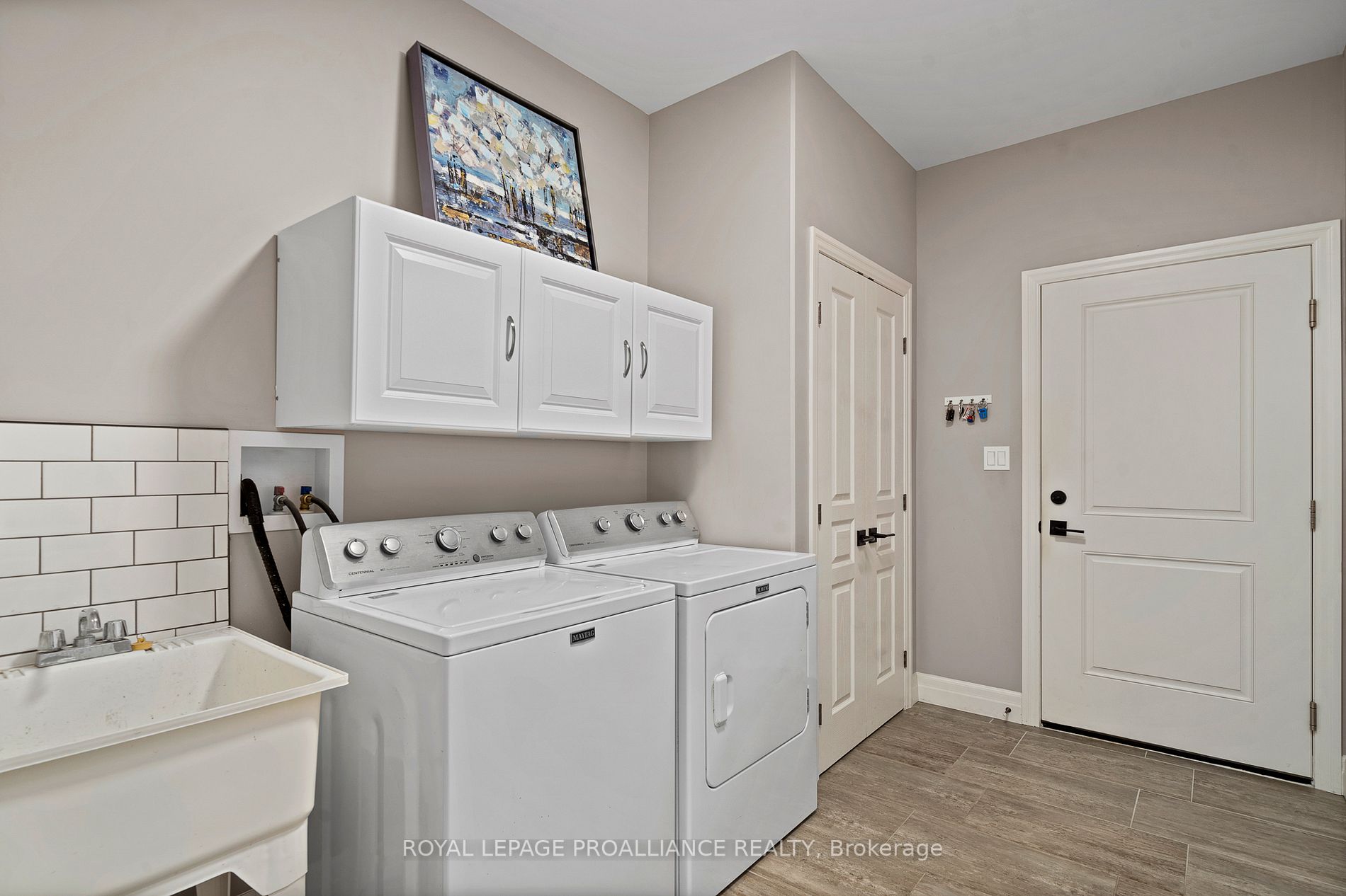 7 Bel Air Cres