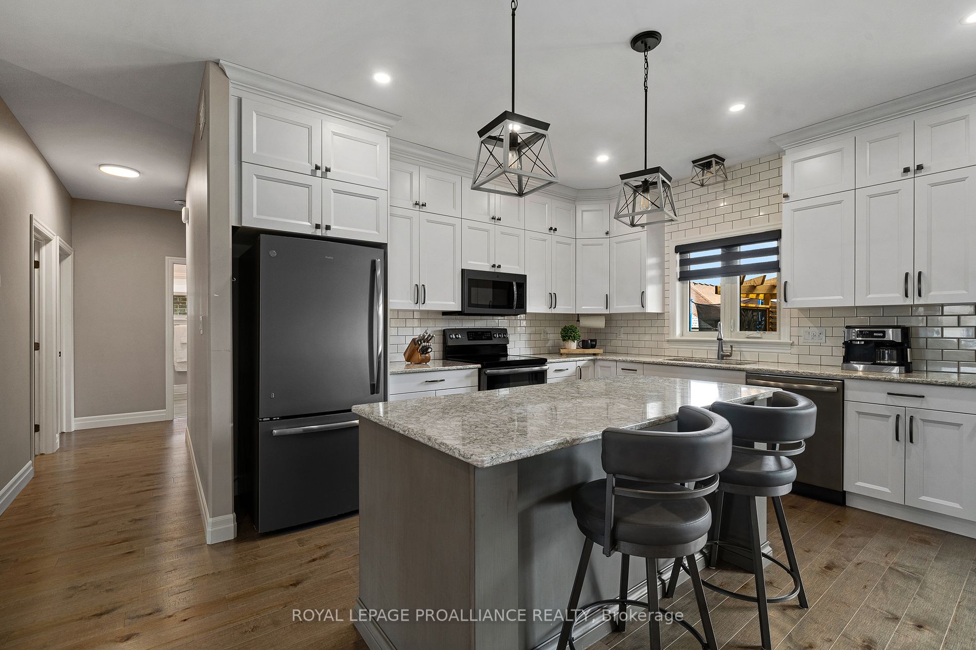 7 Bel Air Cres