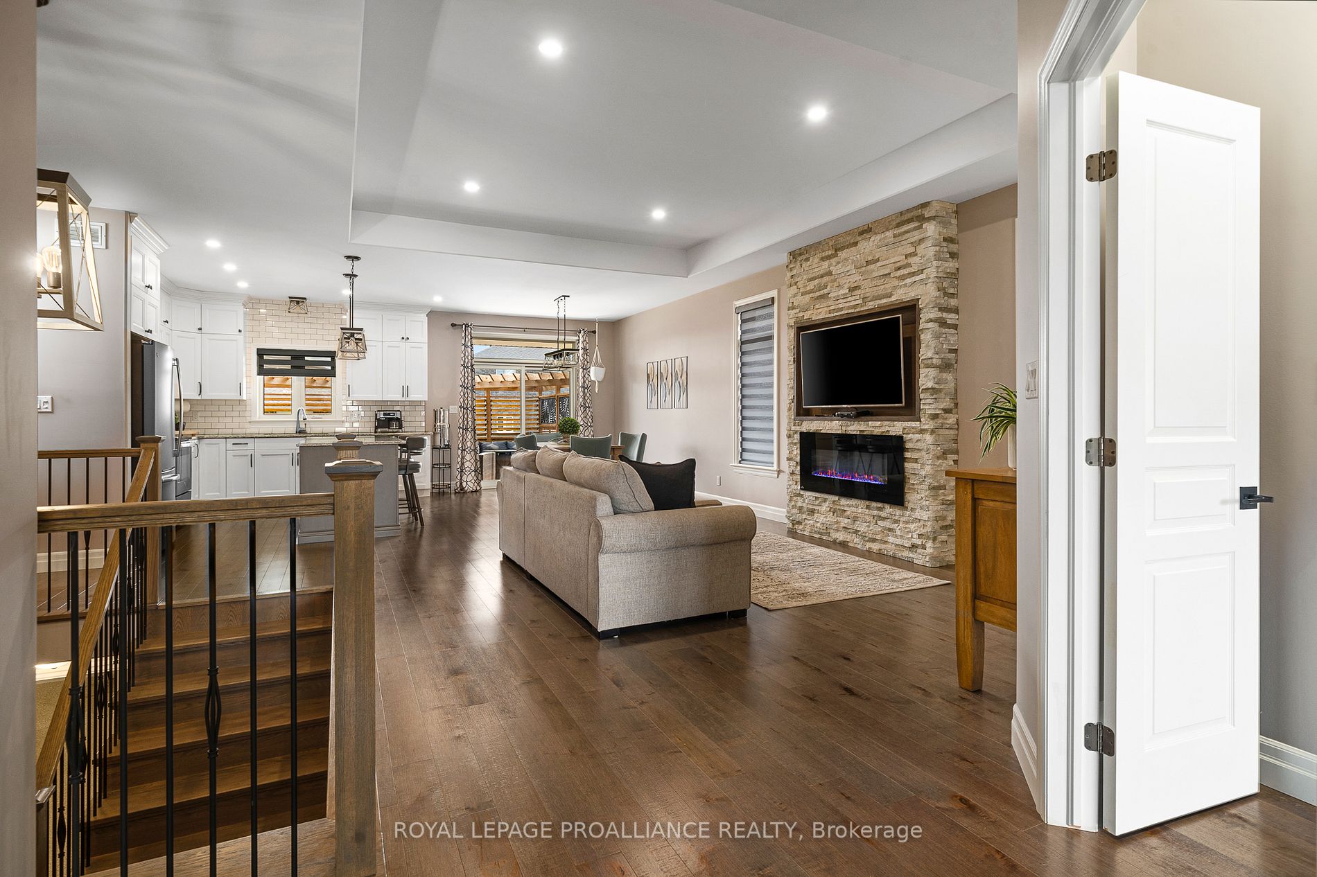 7 Bel Air Cres