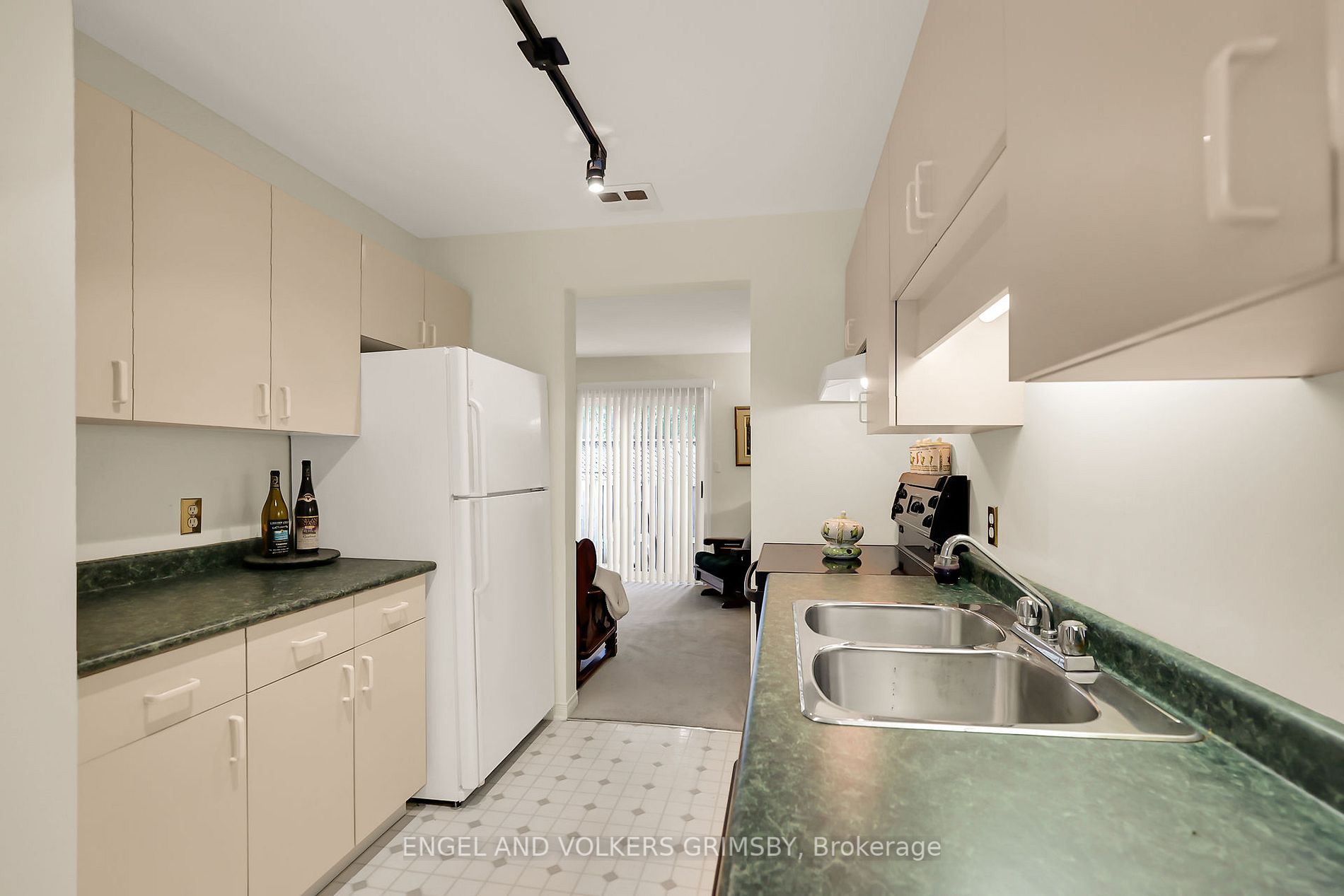 20 Niagara St, #1