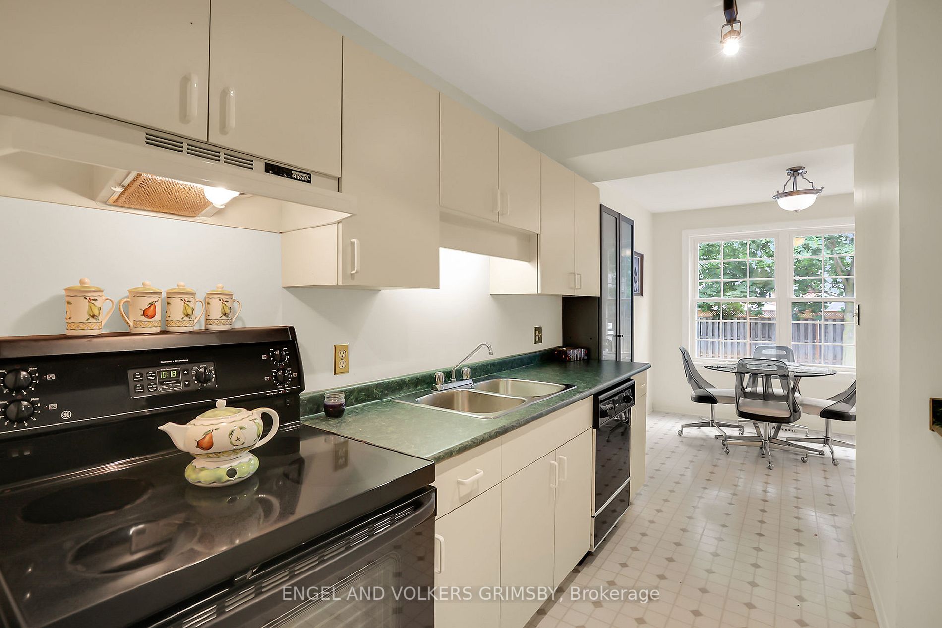 20 Niagara St, #1
