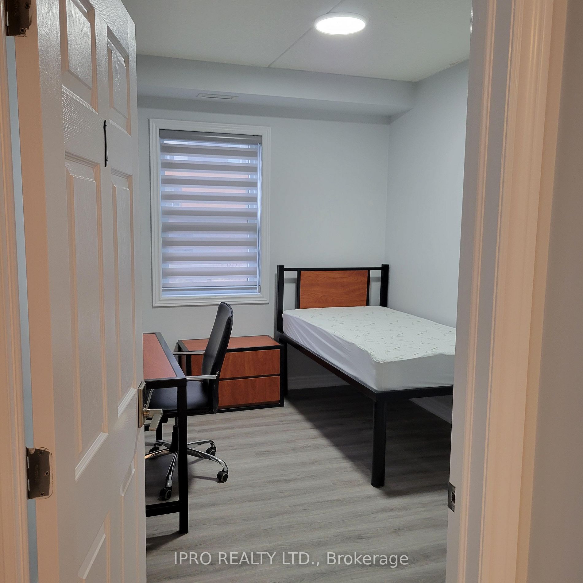 253 Lester St, #103