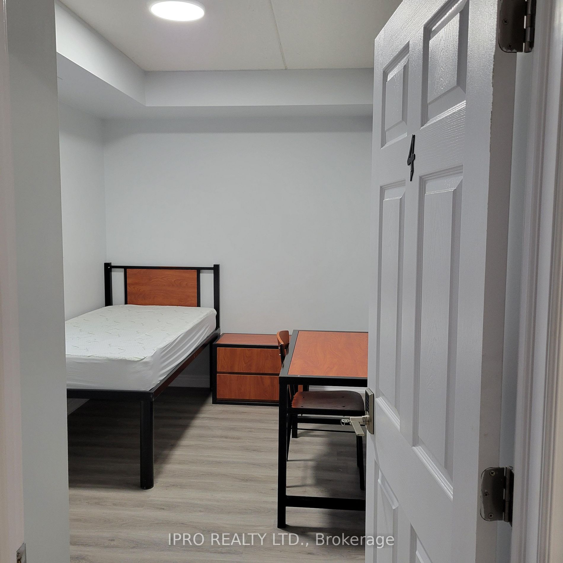 253 lester Street, #103