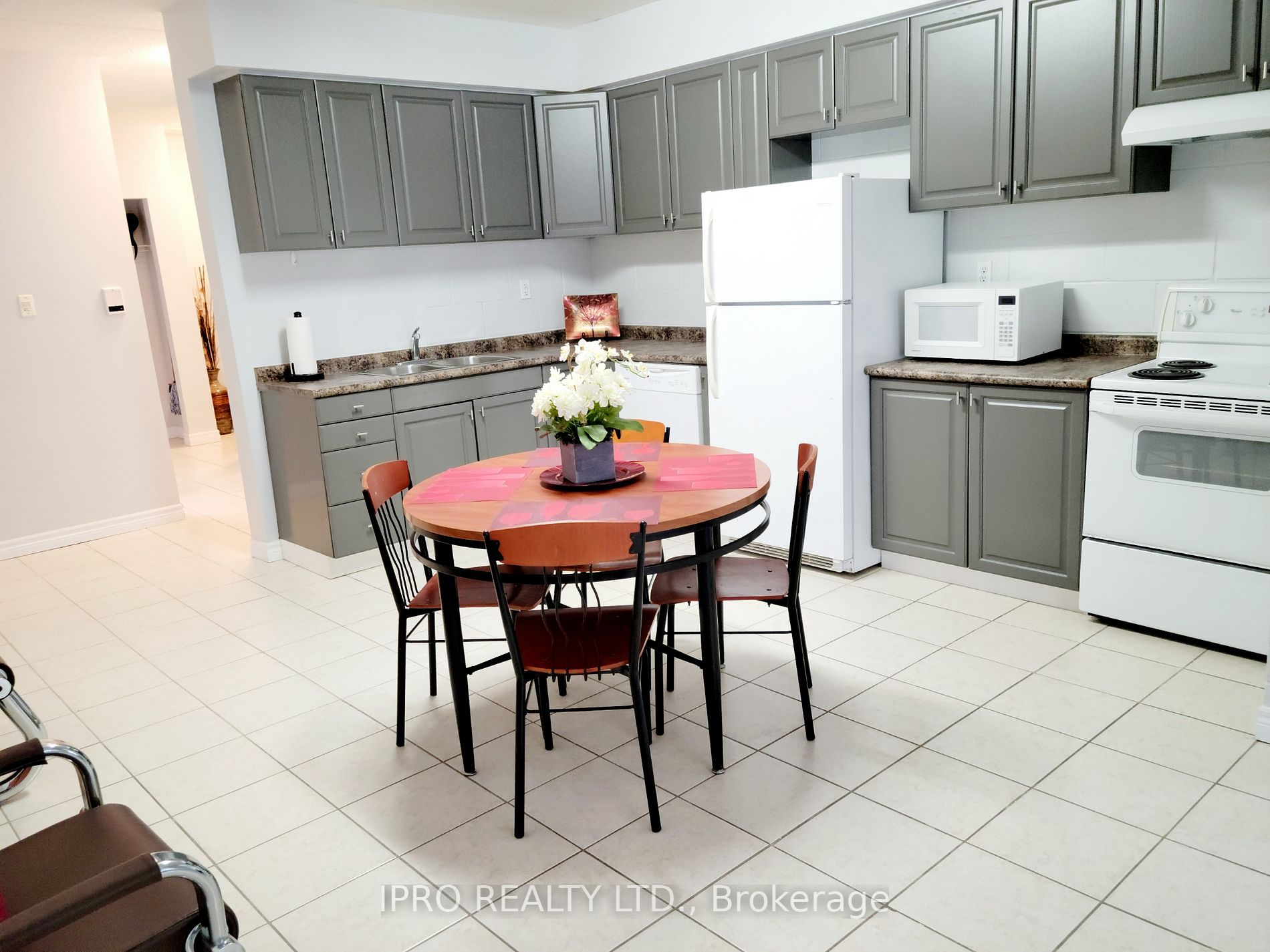 253 lester Street, #103