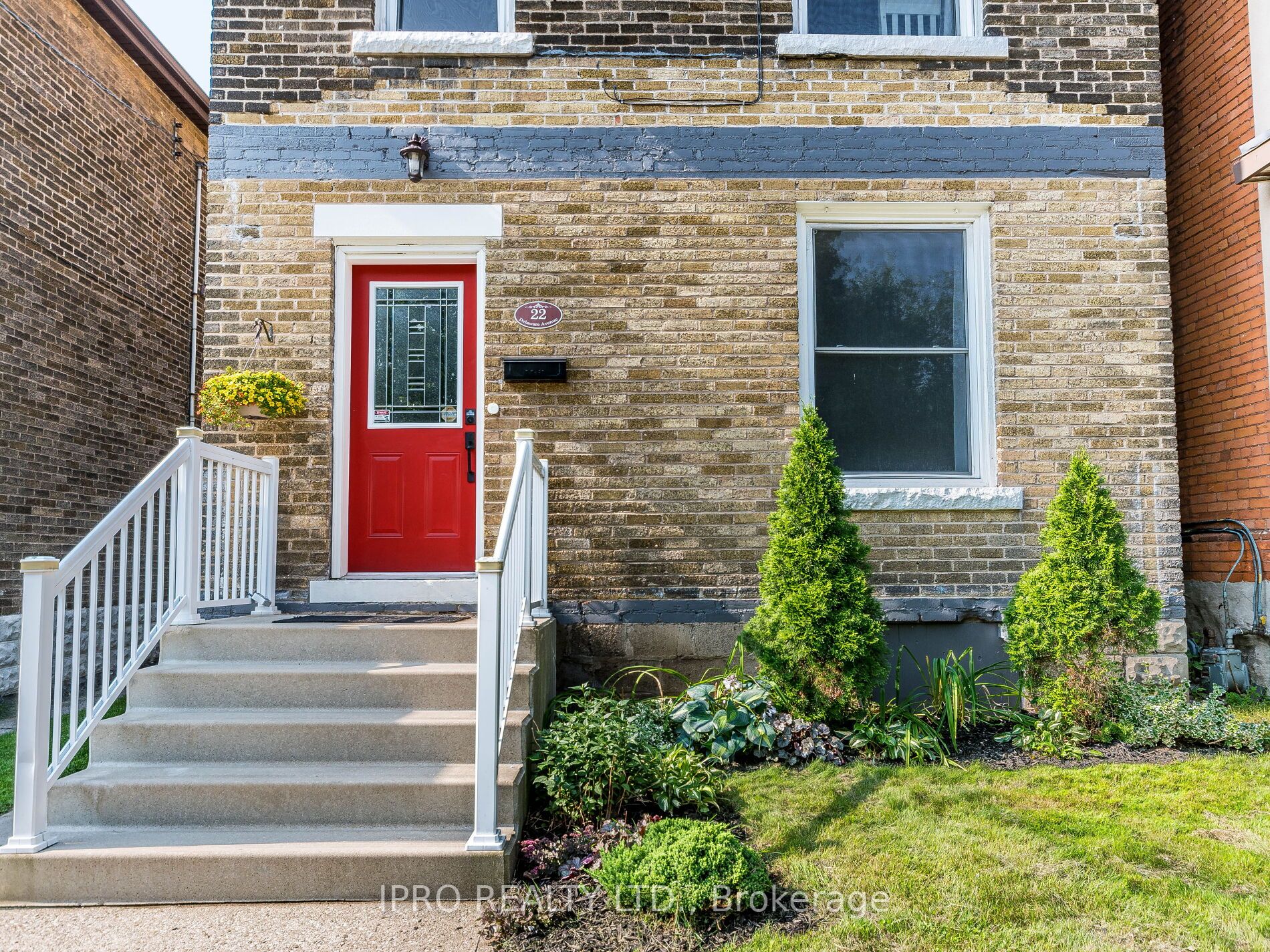 22 Delaware Ave