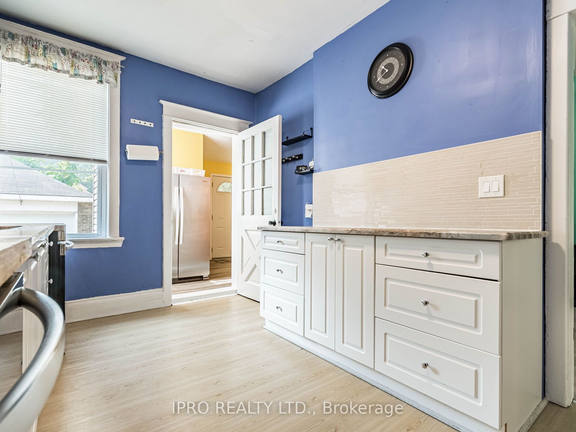 22 Delaware Ave