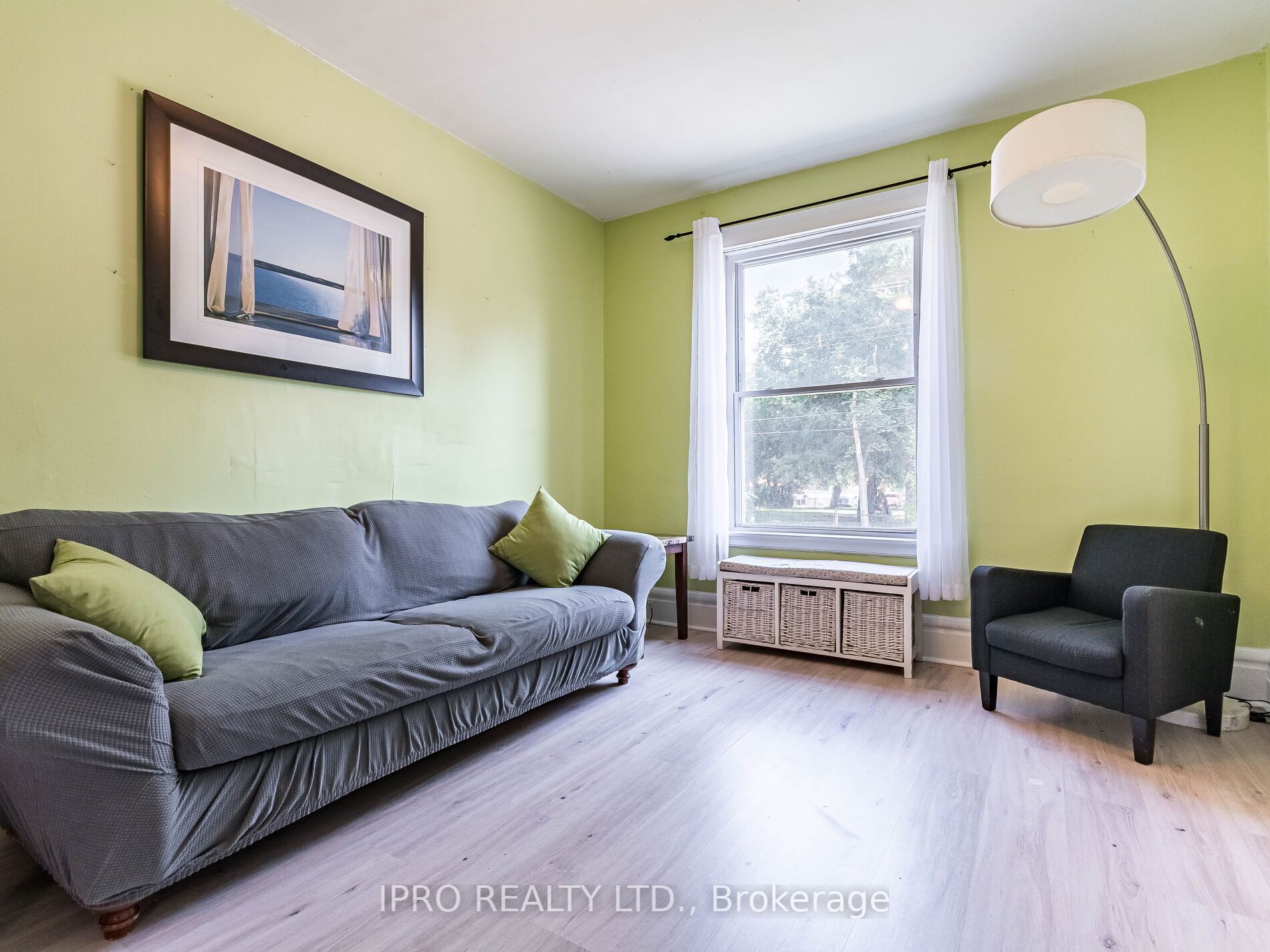 22 Delaware Ave