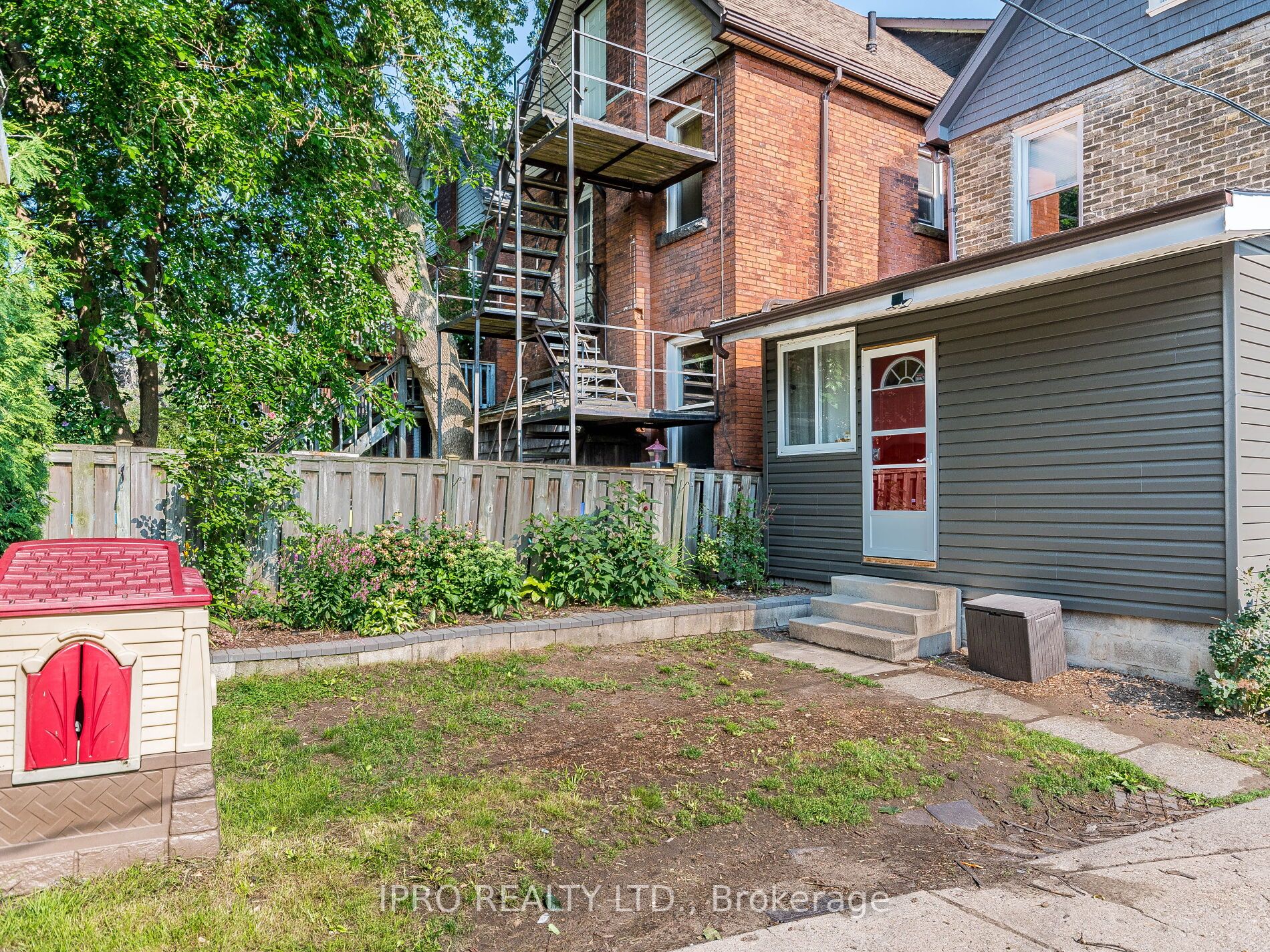 22 Delaware Ave