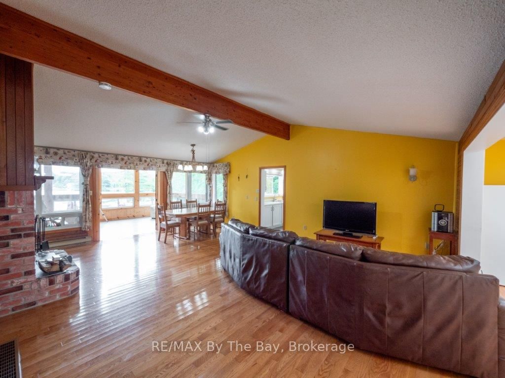 30 Island Dr