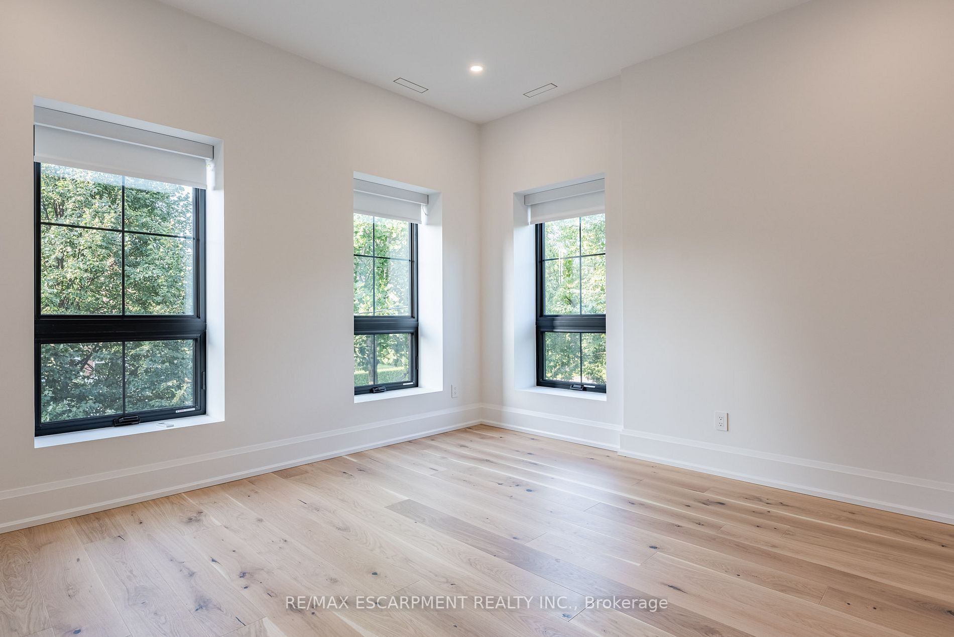 29 Yates St