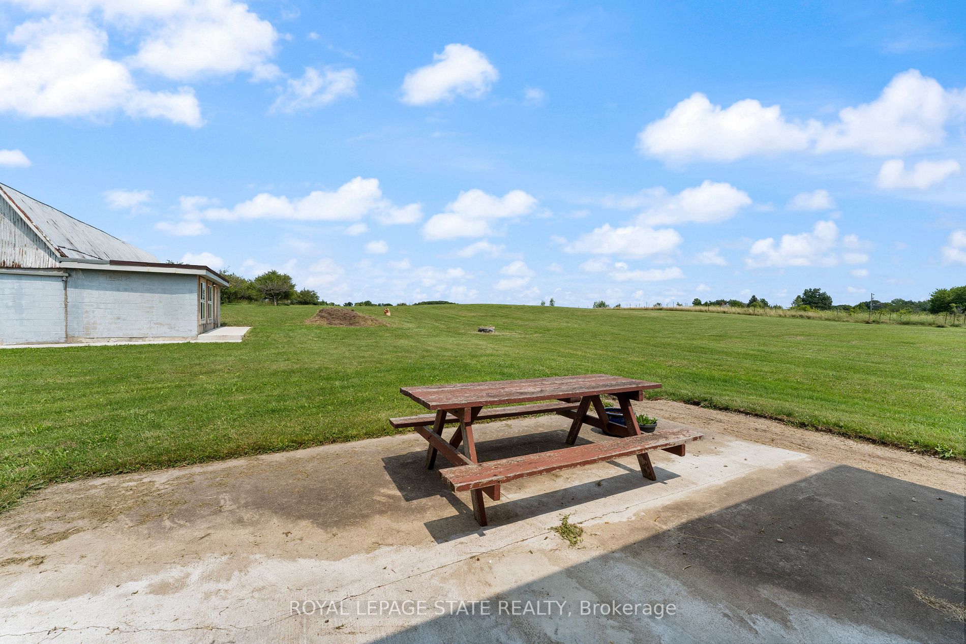 1153 Ridge Rd