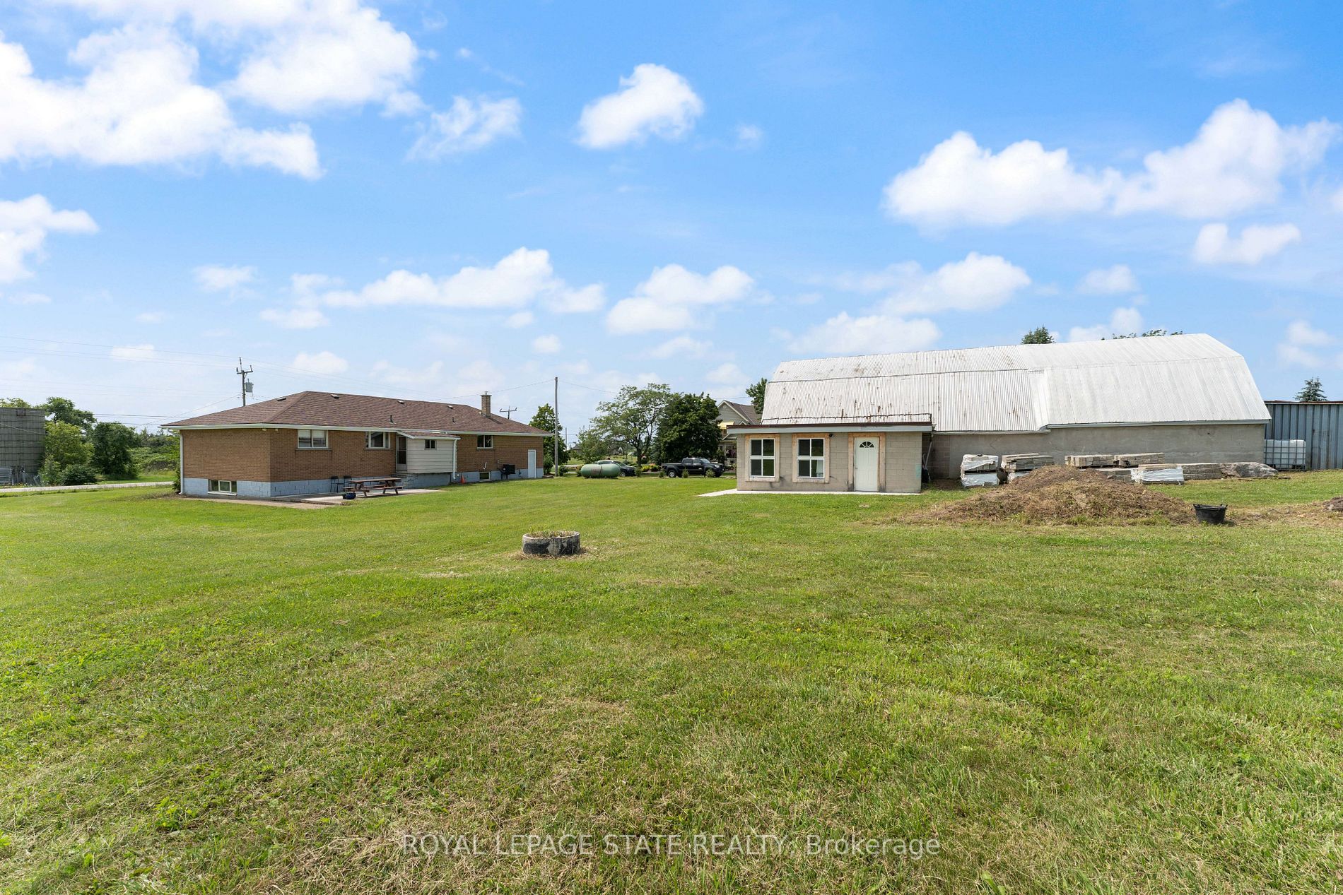 1153 Ridge Rd