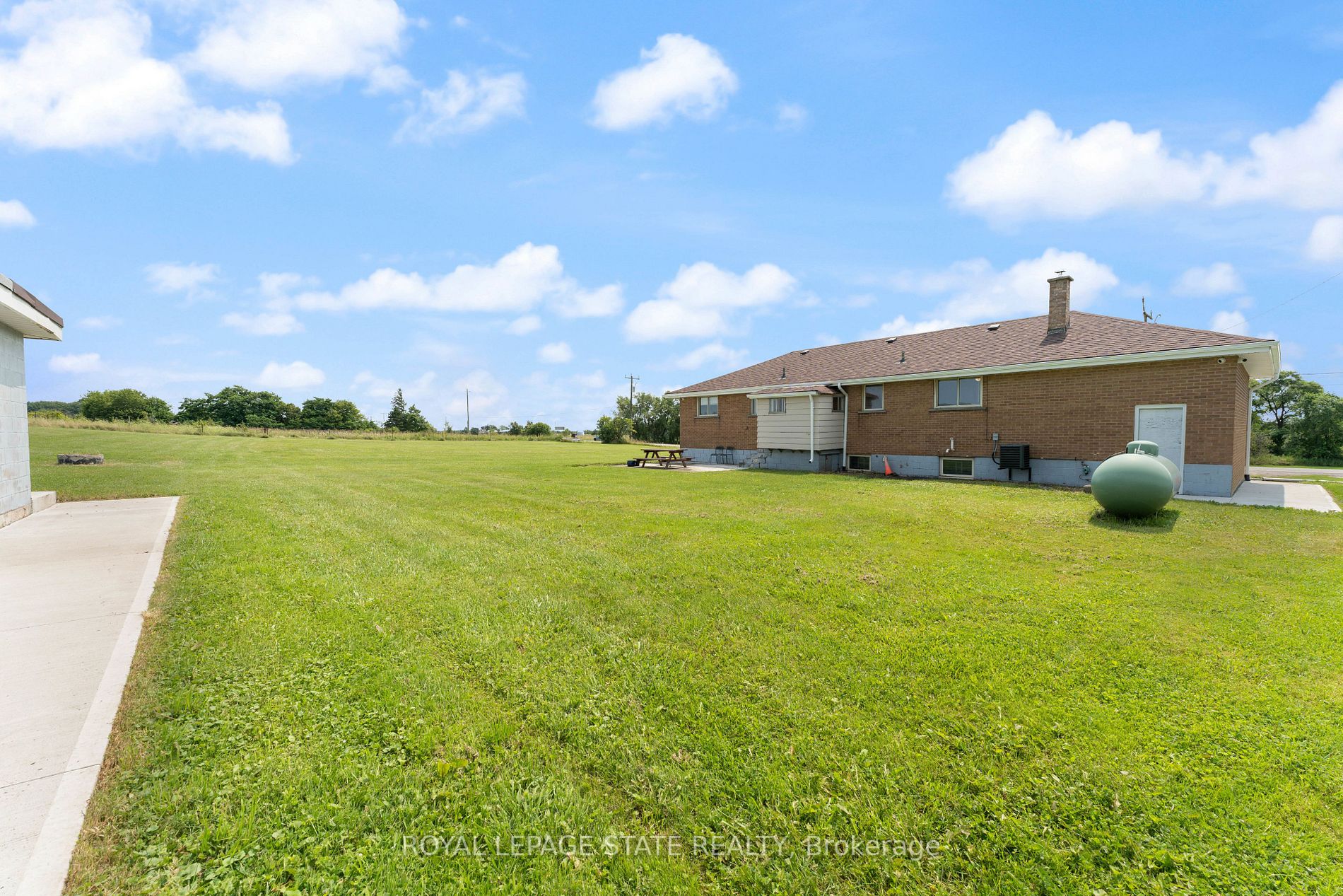 1153 Ridge Rd