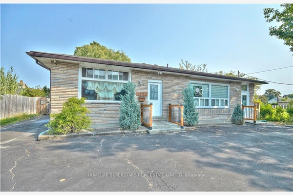 5532 Drummond Rd, Niagara Falls