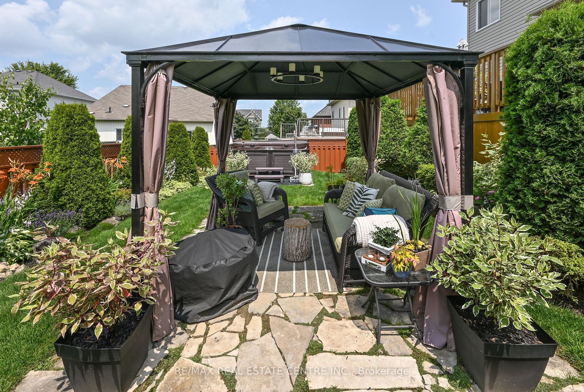 765 Greenwood Crescent