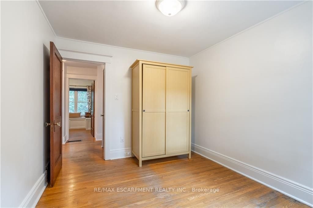 56 Newton Ave
