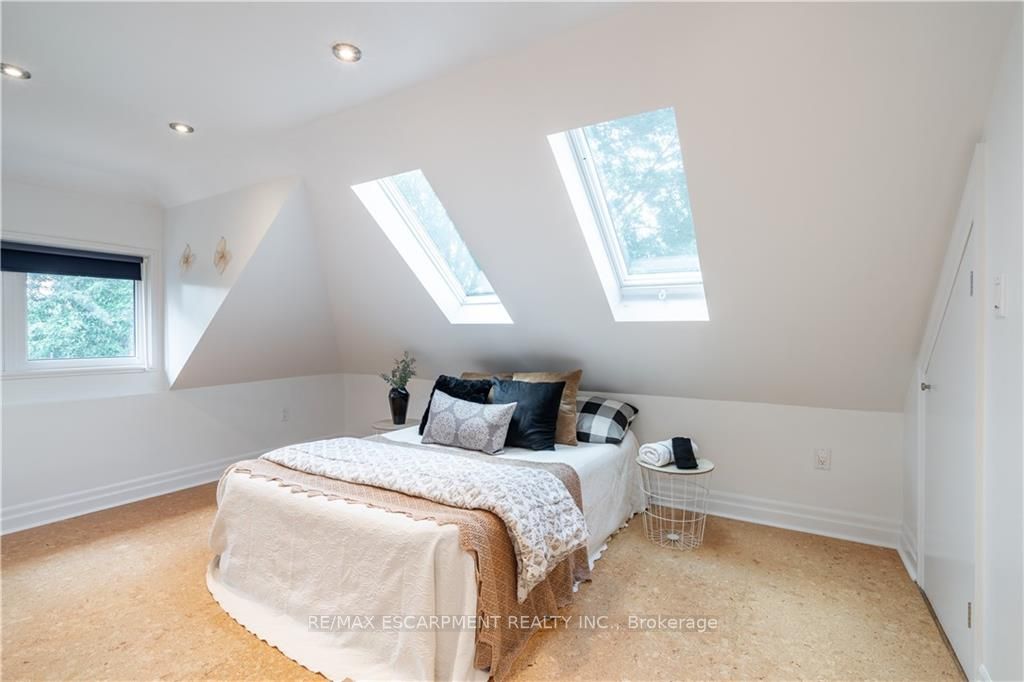 56 Newton Ave