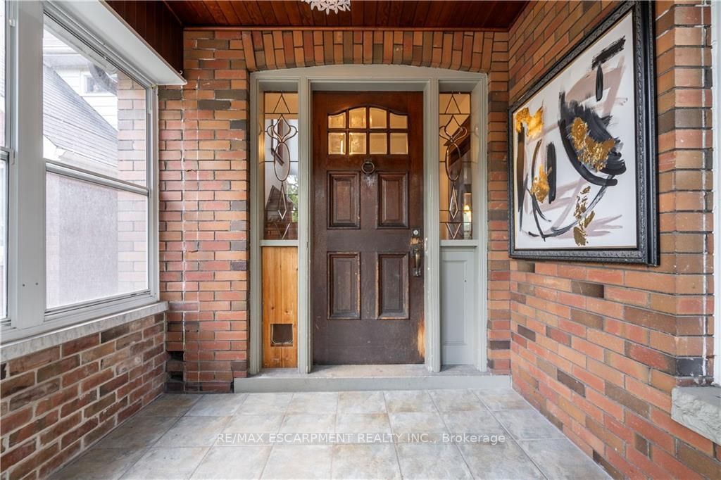 56 Newton Ave