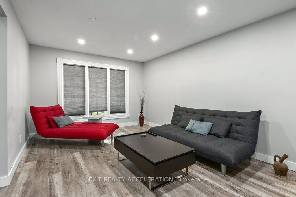 94 Beverly St
