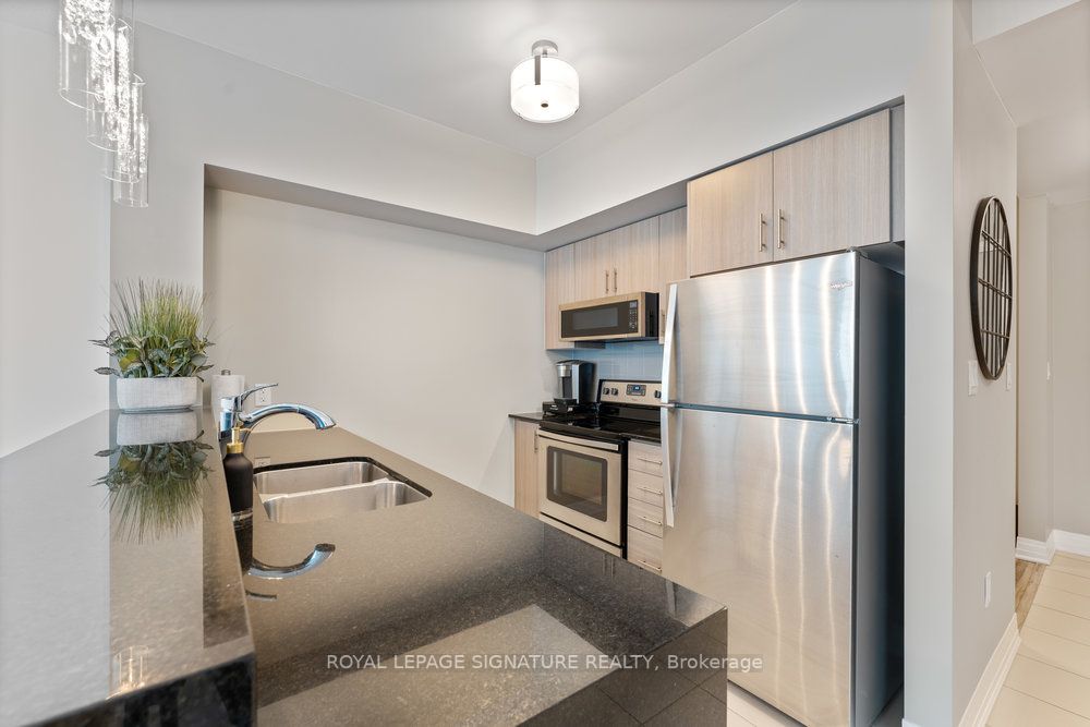 10 Concord Pl, #412