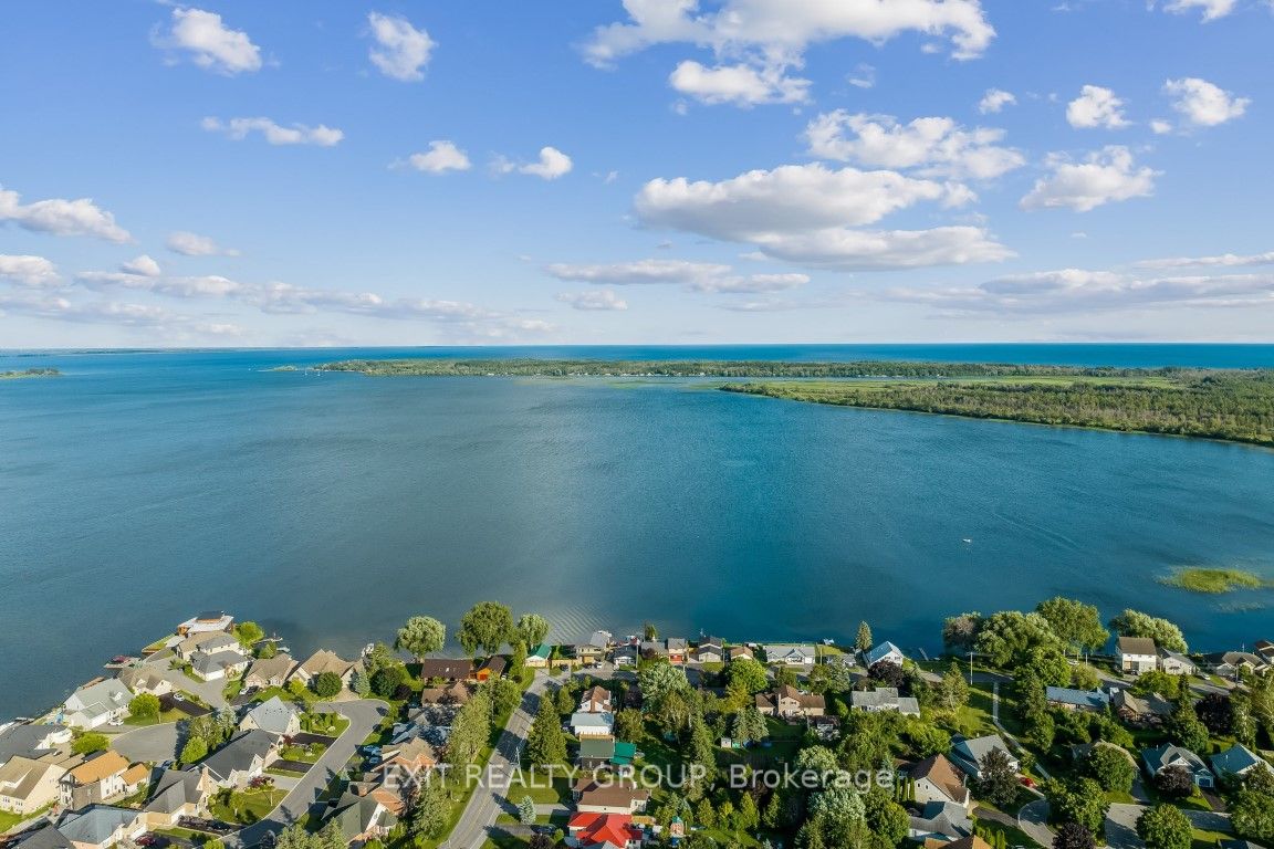 127 Harbour St