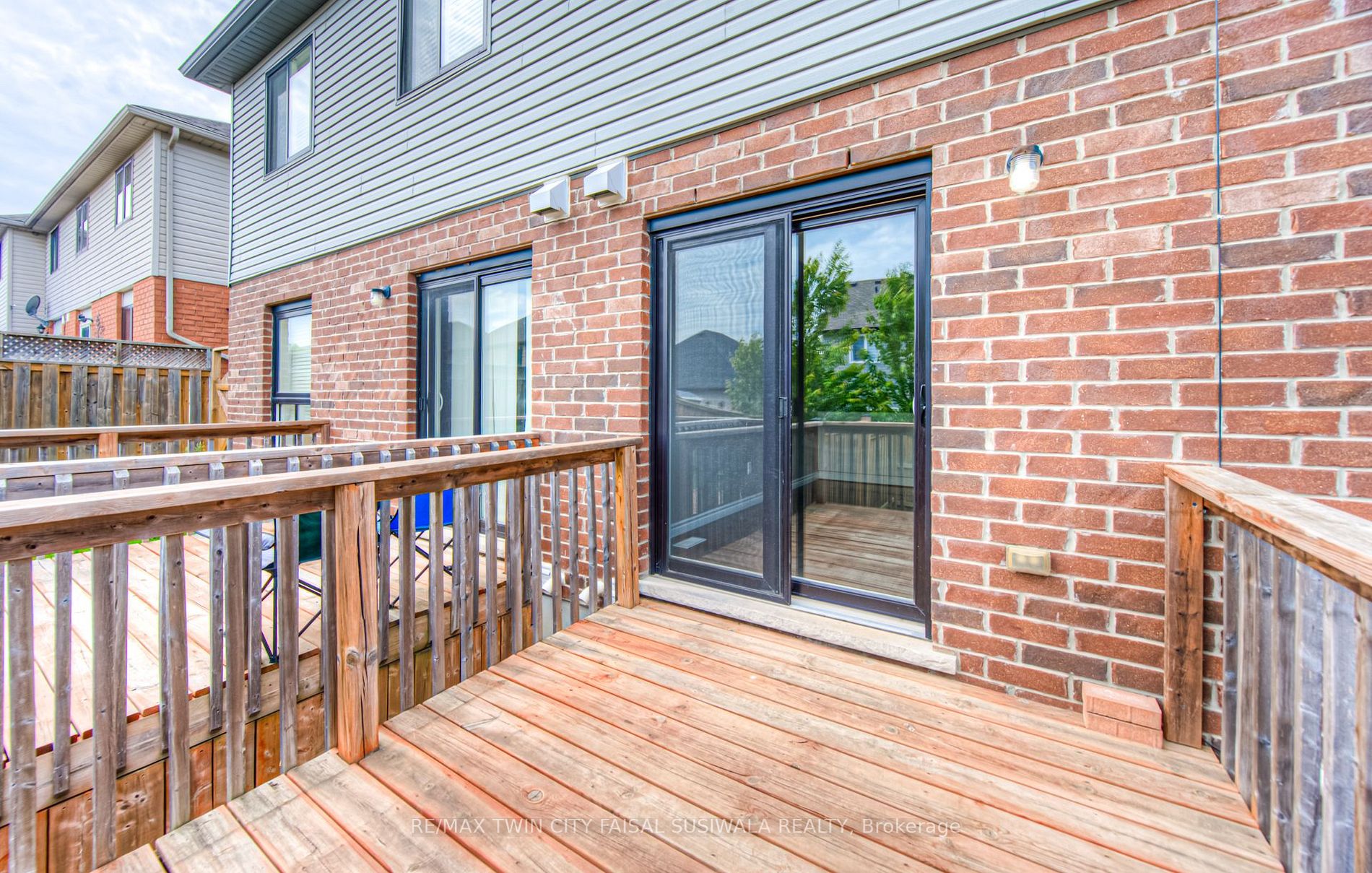 56 Honey St