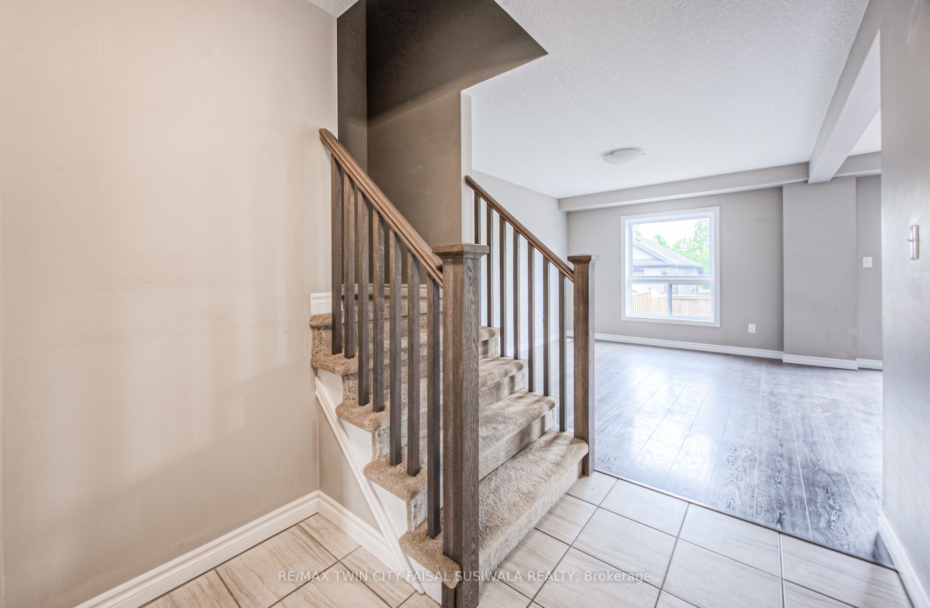 56 Honey St