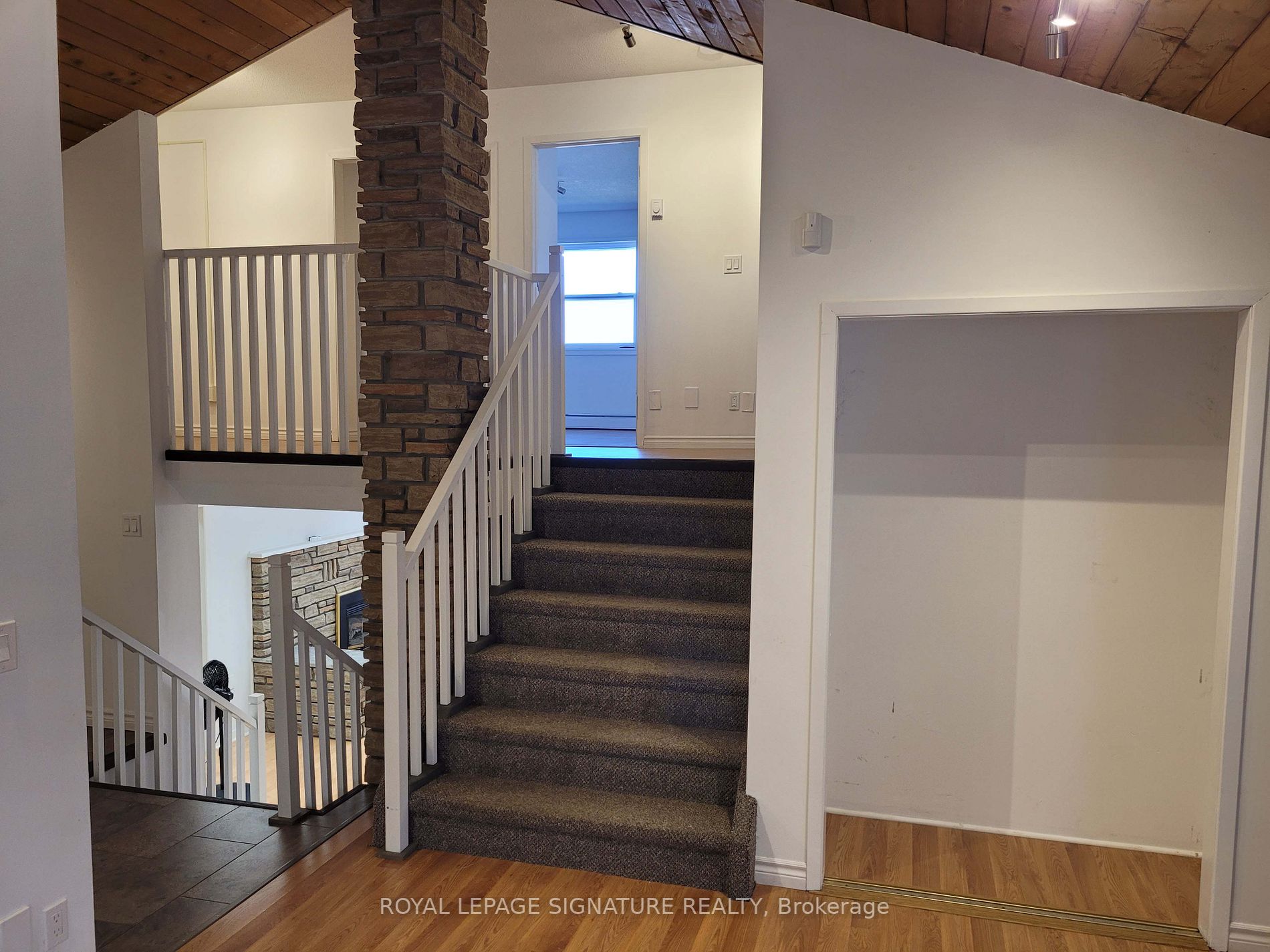66 Elgin St W