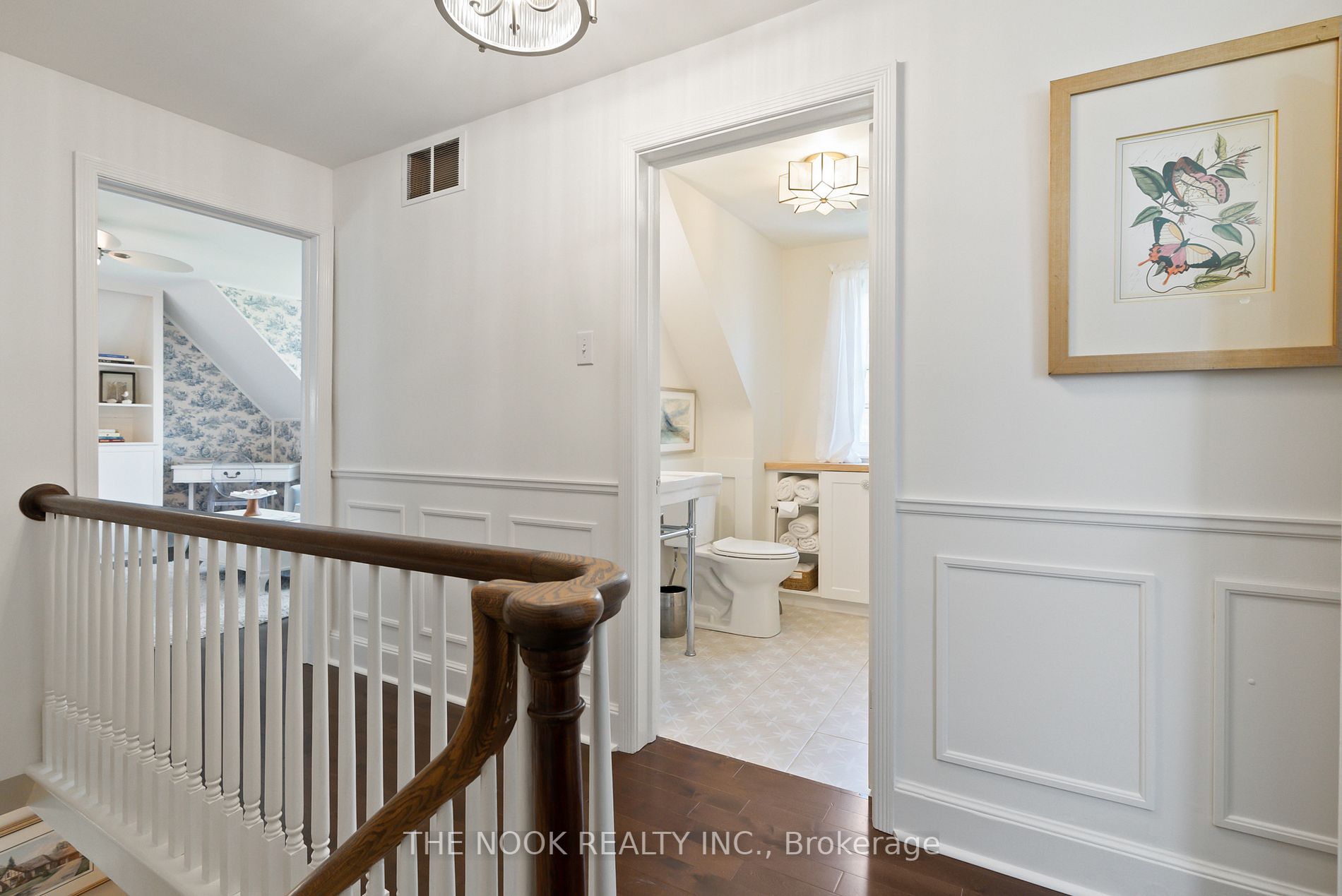 109 Bridge St W