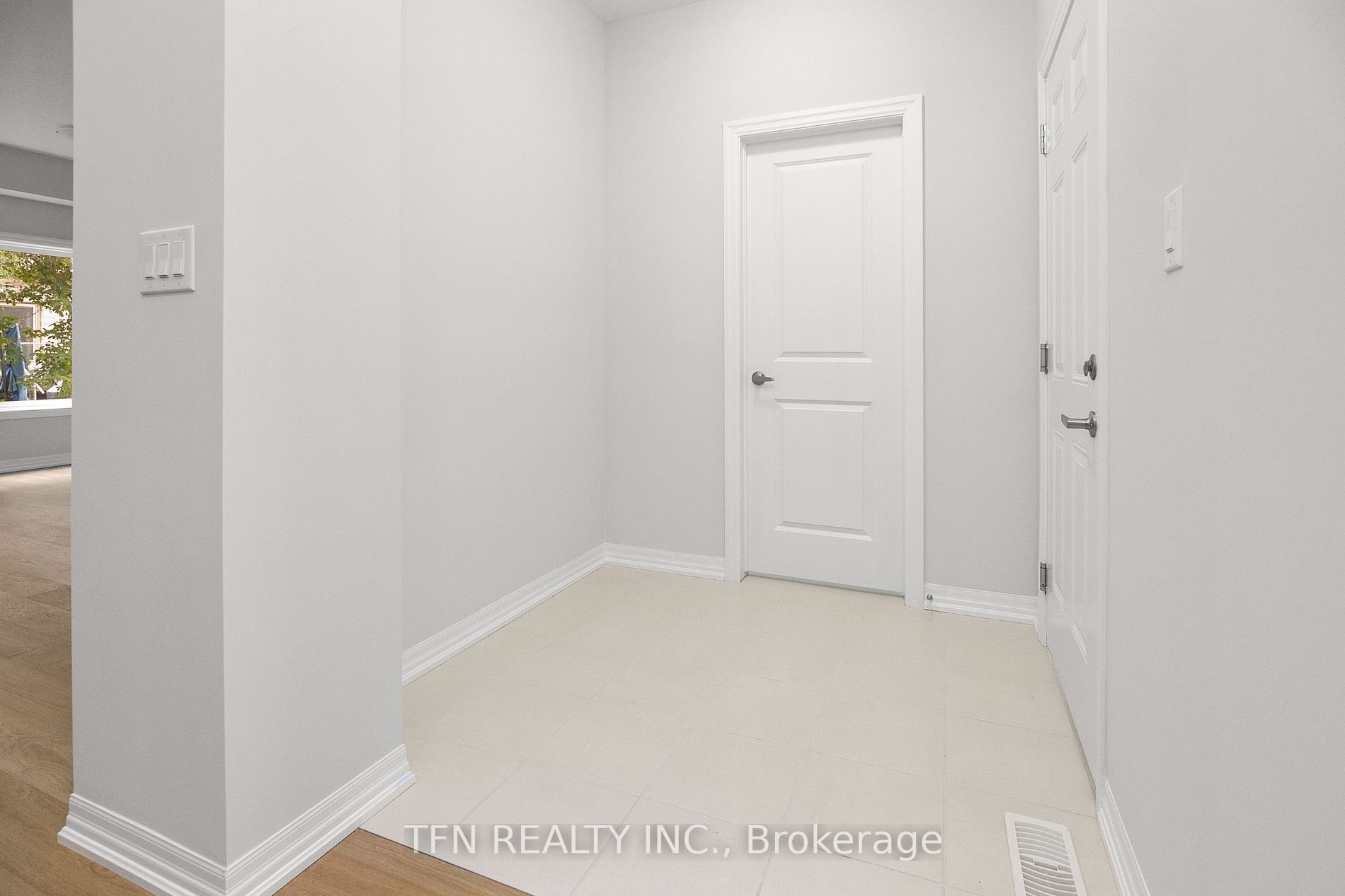 28 Bromley Dr