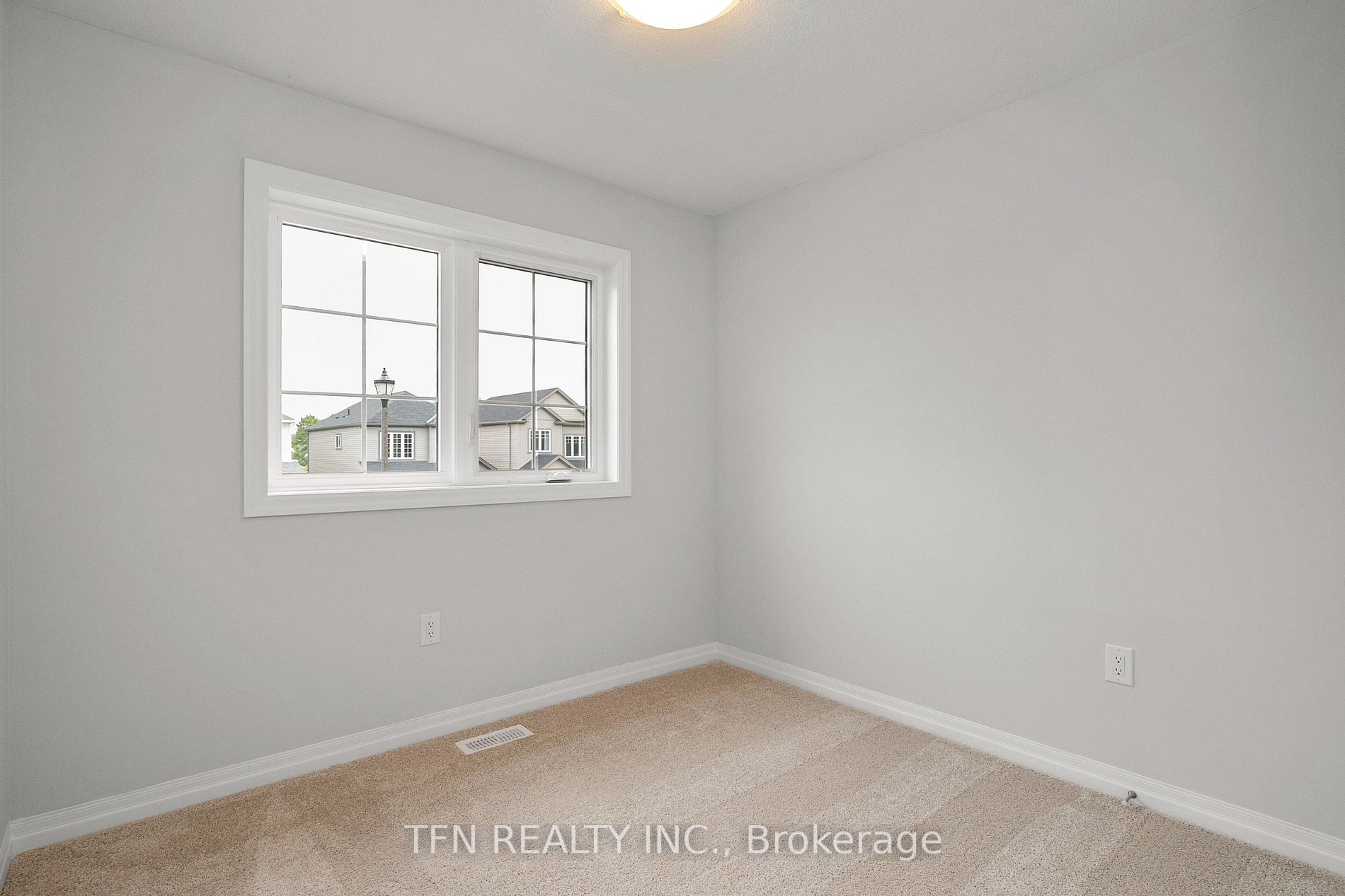28 Bromley Dr
