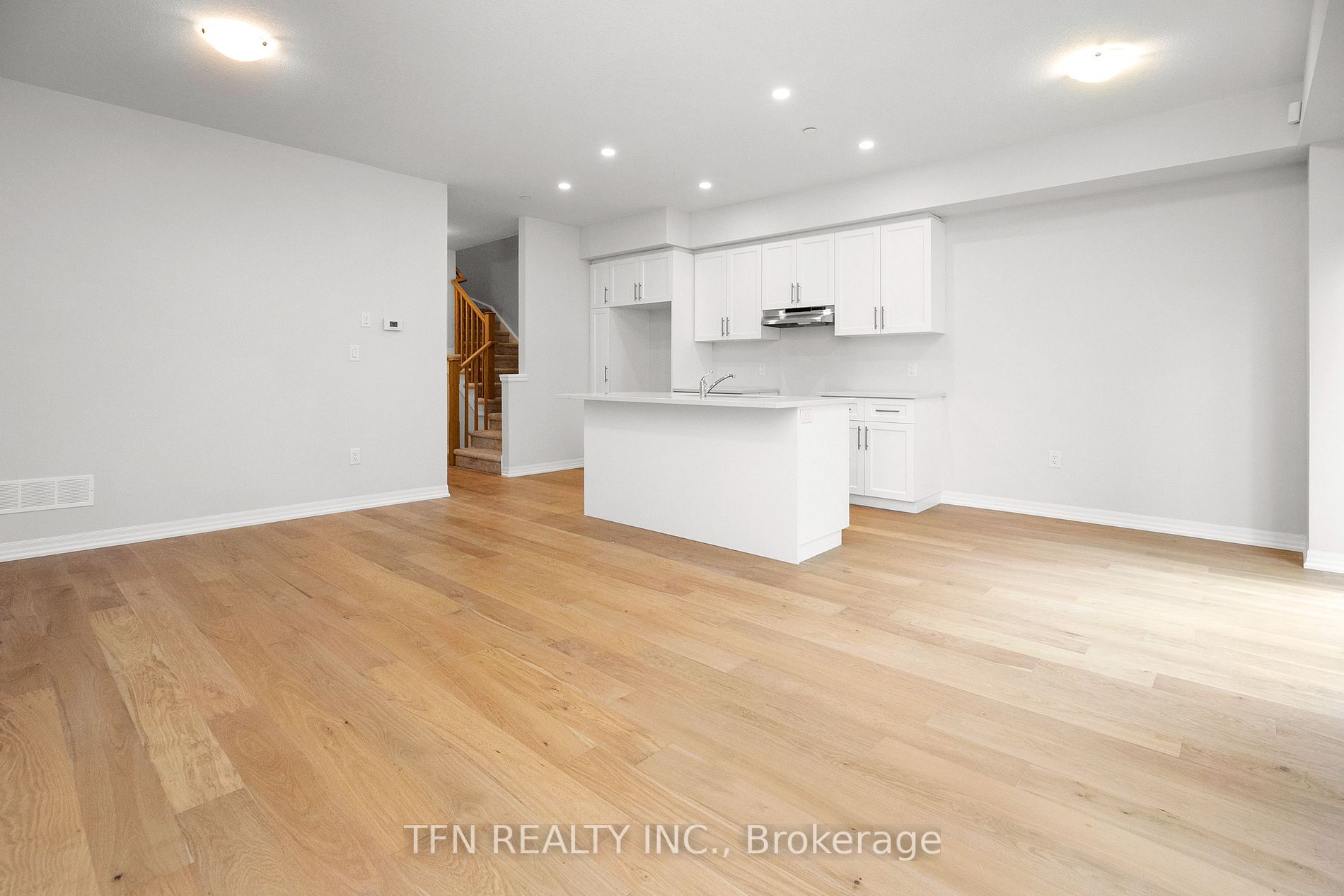 28 Bromley Dr