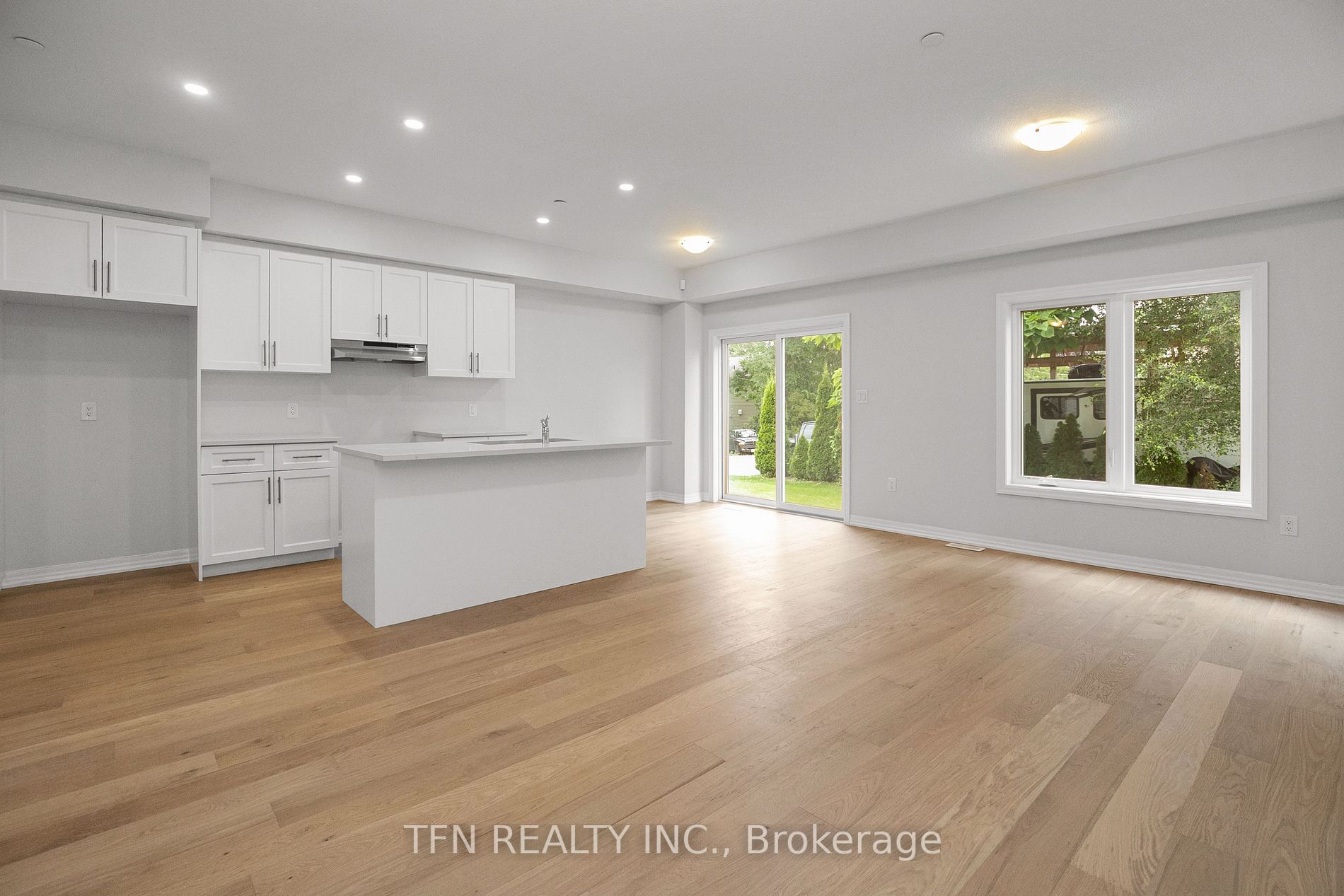 28 Bromley Dr
