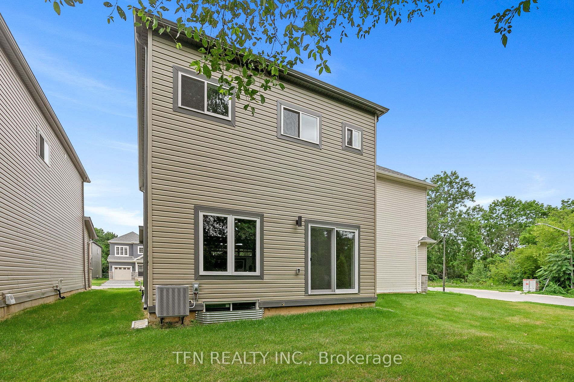 28 Bromley Dr