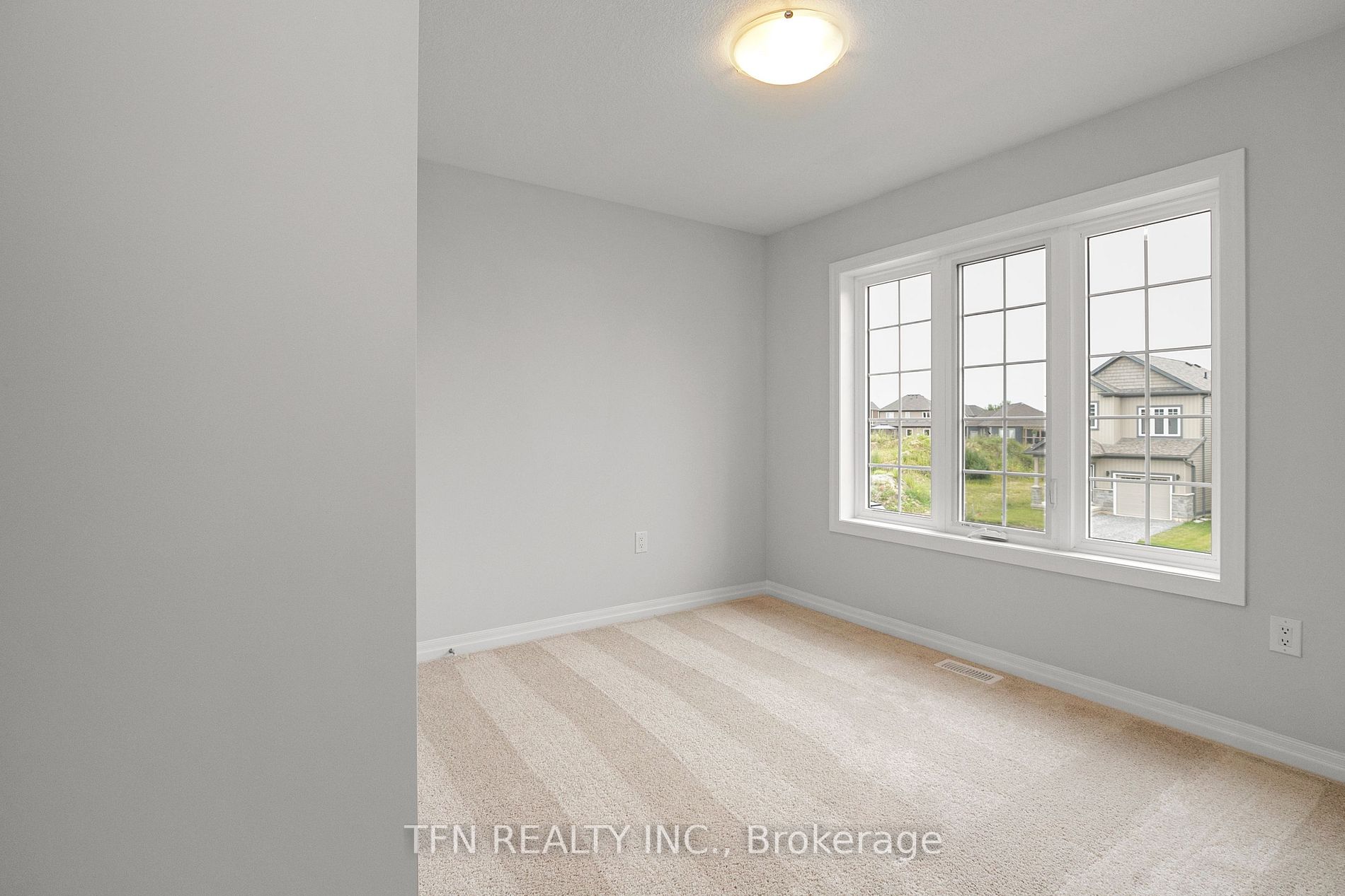28 Bromley Dr