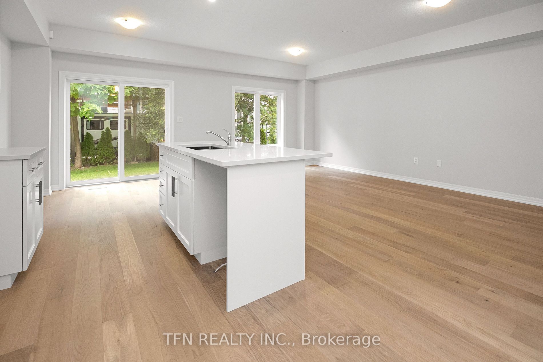 28 Bromley Dr