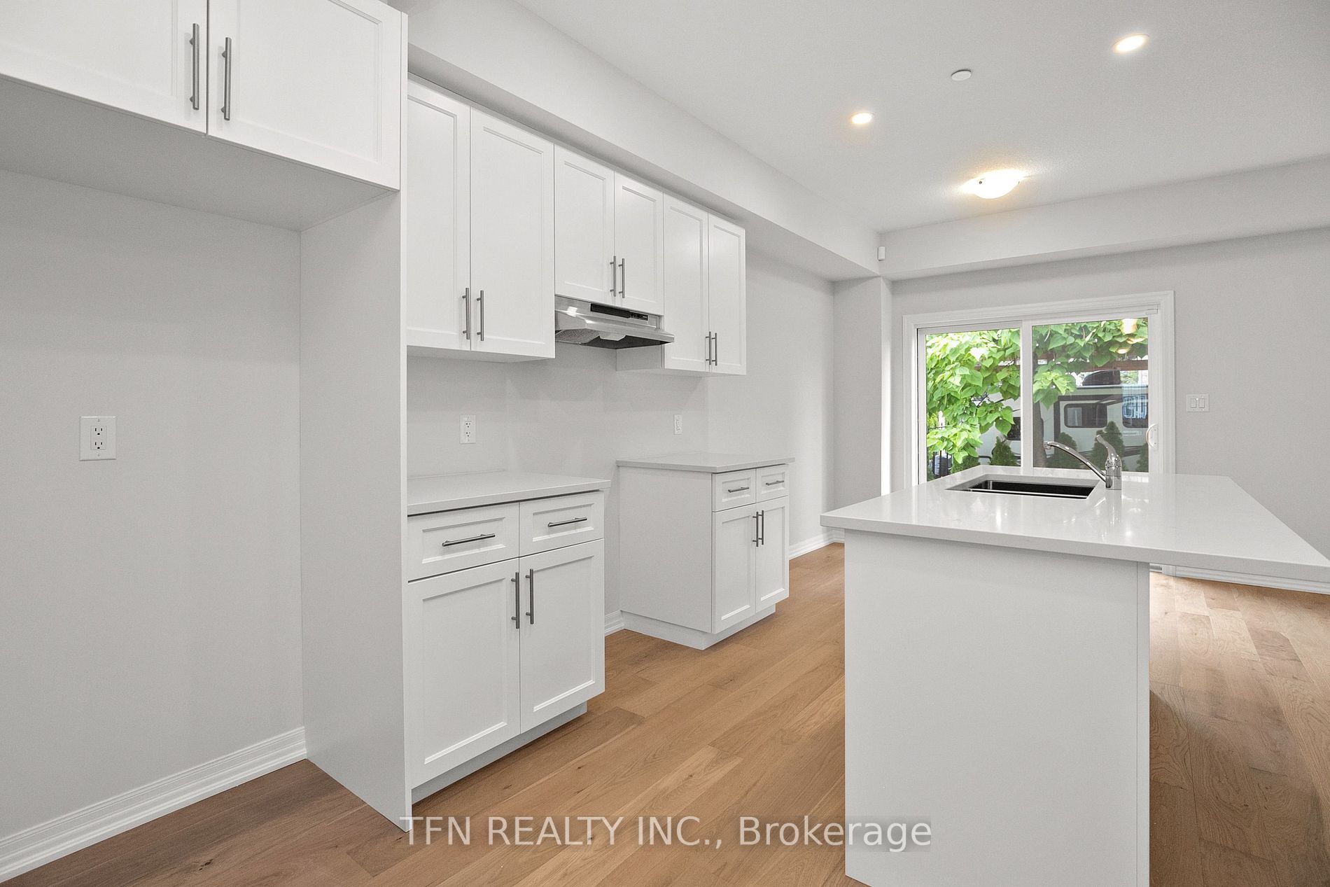 28 Bromley Dr