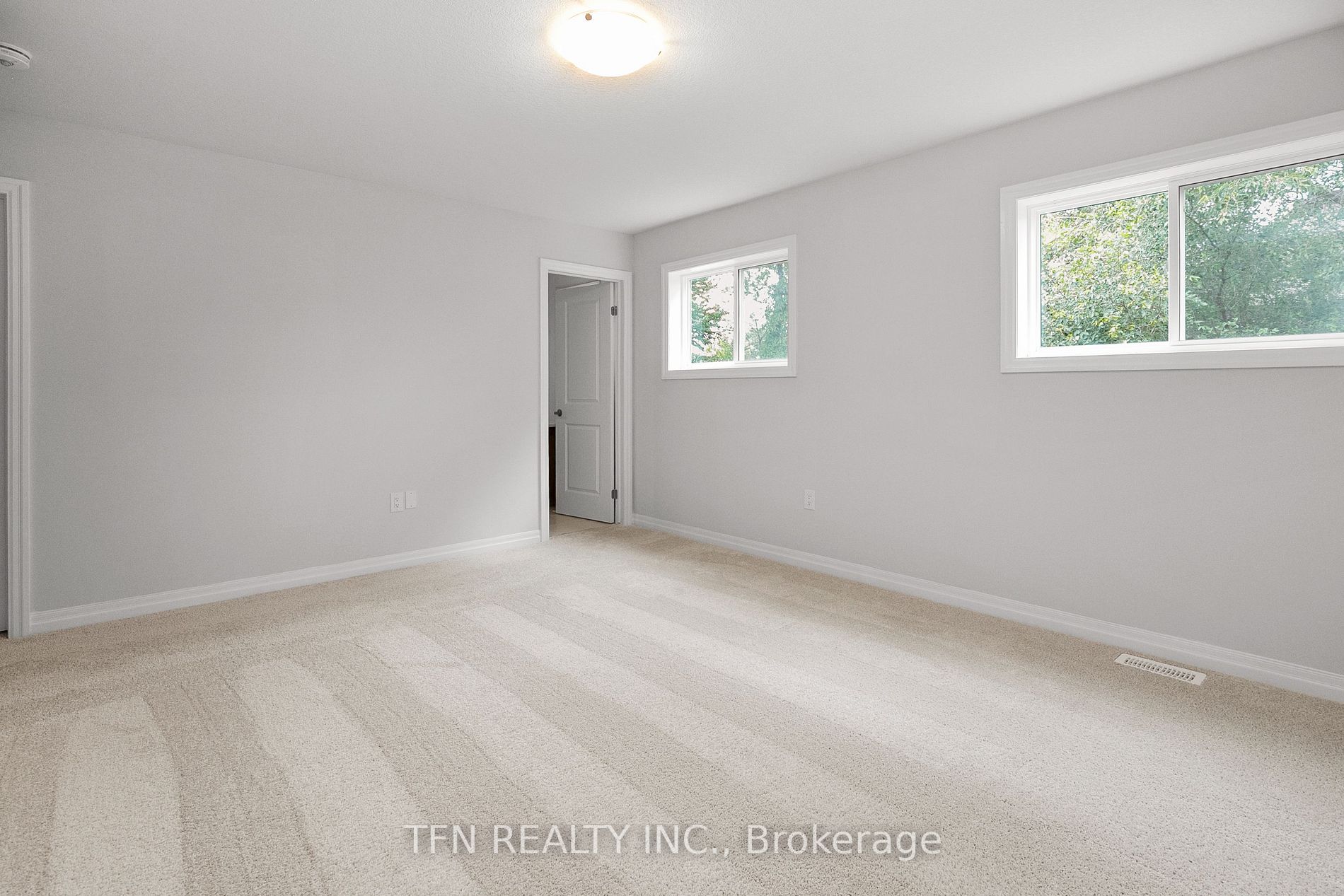 28 Bromley Dr